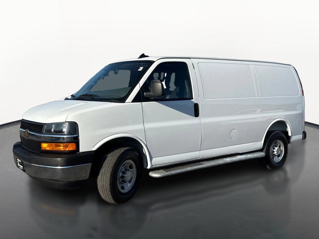 2025 Chevrolet Express Cargo WT