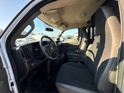 2025 Chevrolet Express Cargo WT