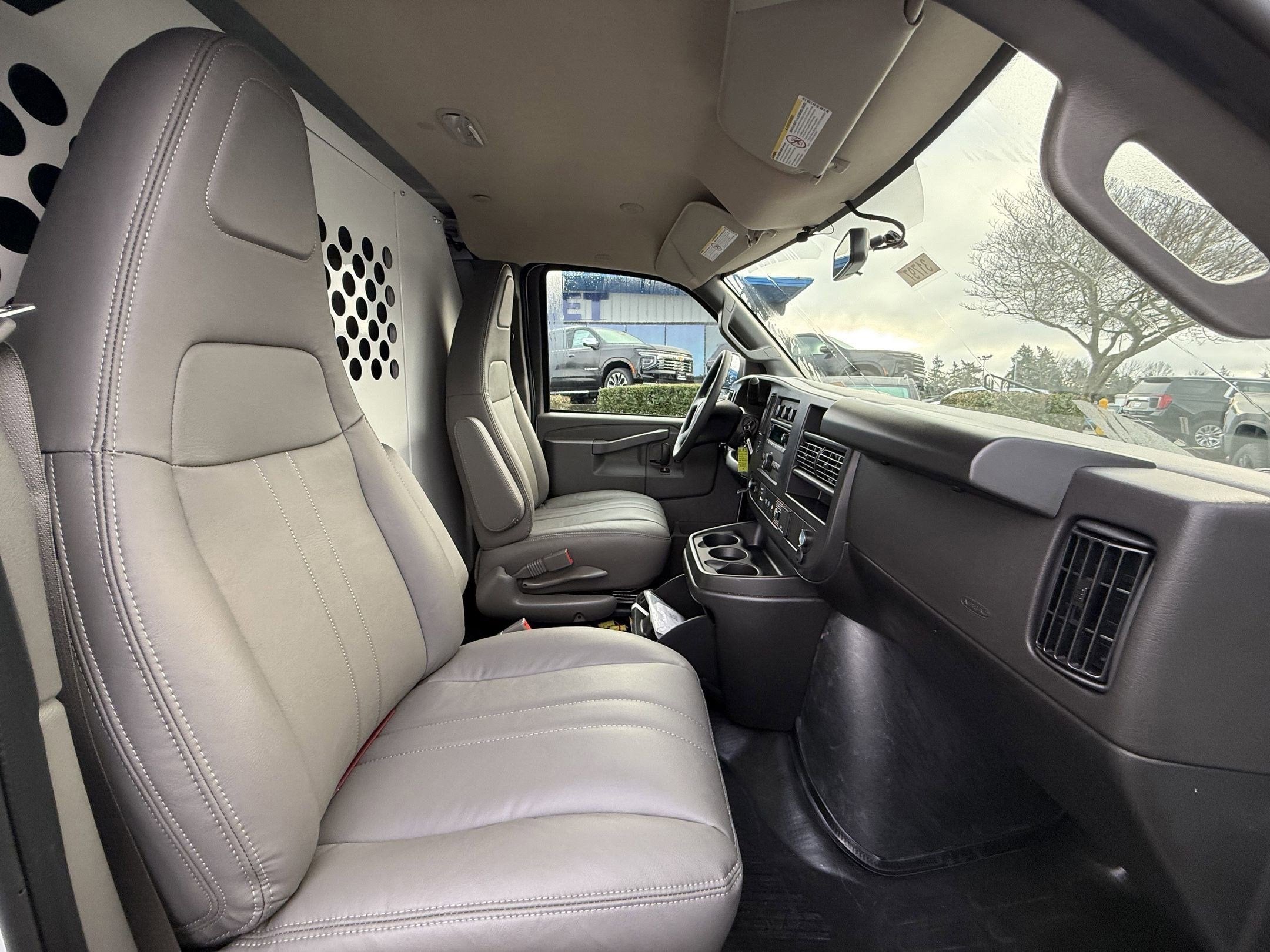 2025 Chevrolet Express Cargo 2500 WT