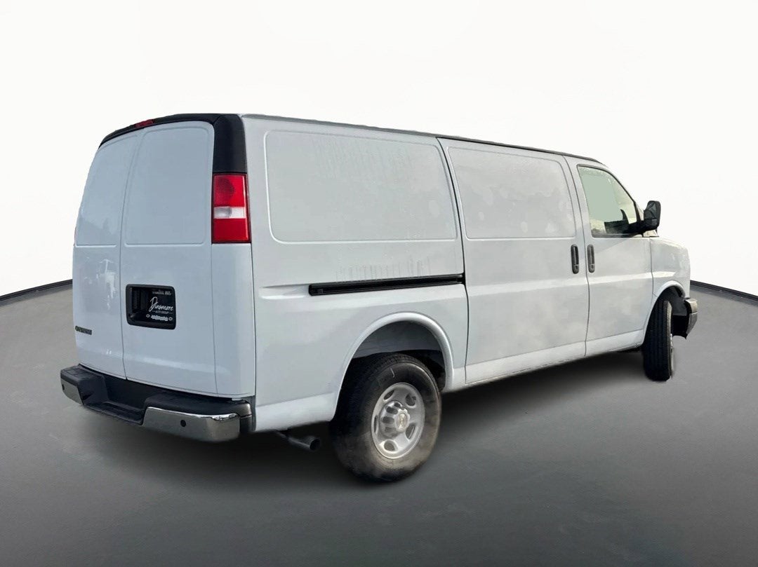 2025 Chevrolet Express Cargo WT