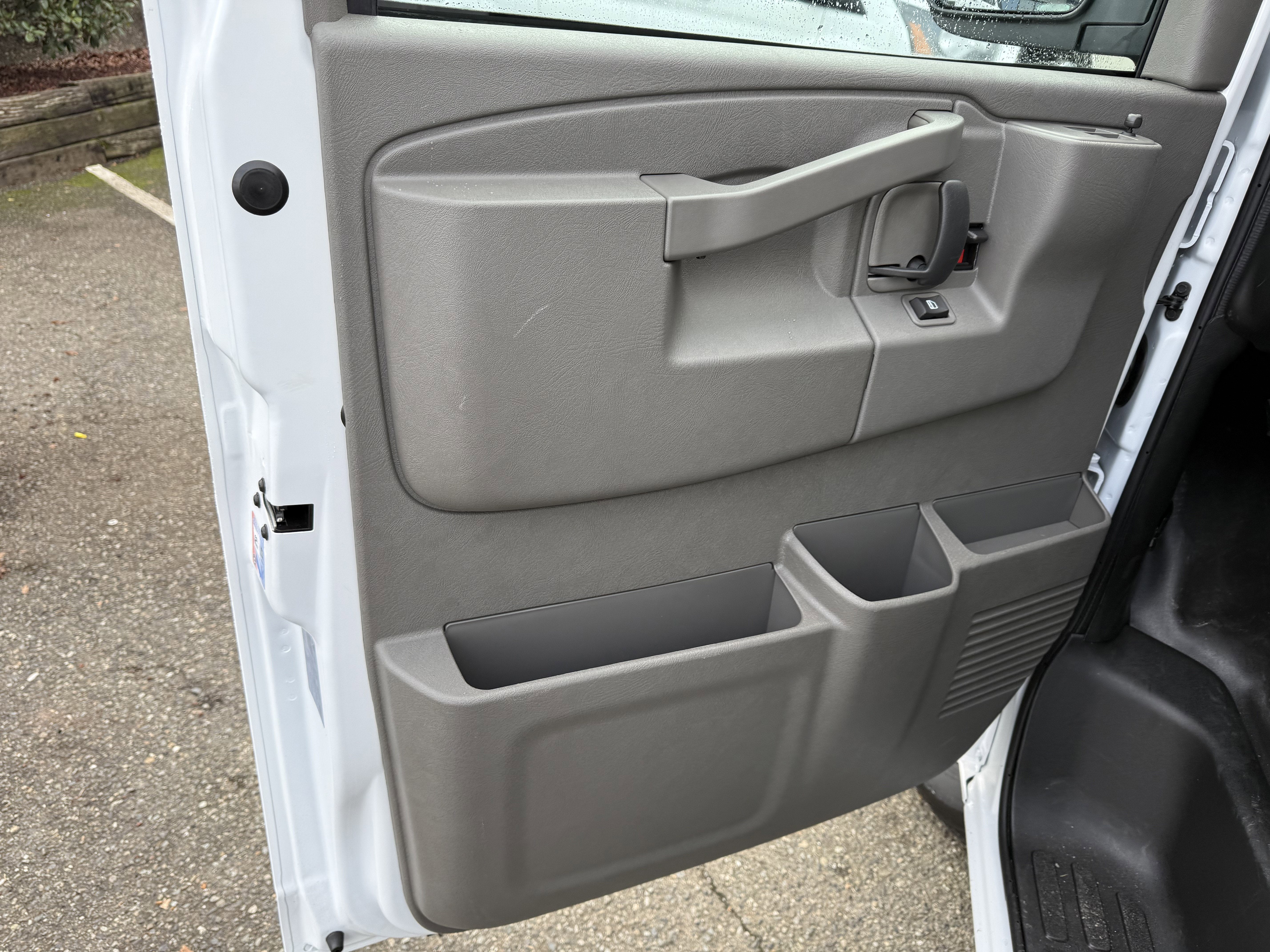 2025 Chevrolet Express Cargo 2500 WT