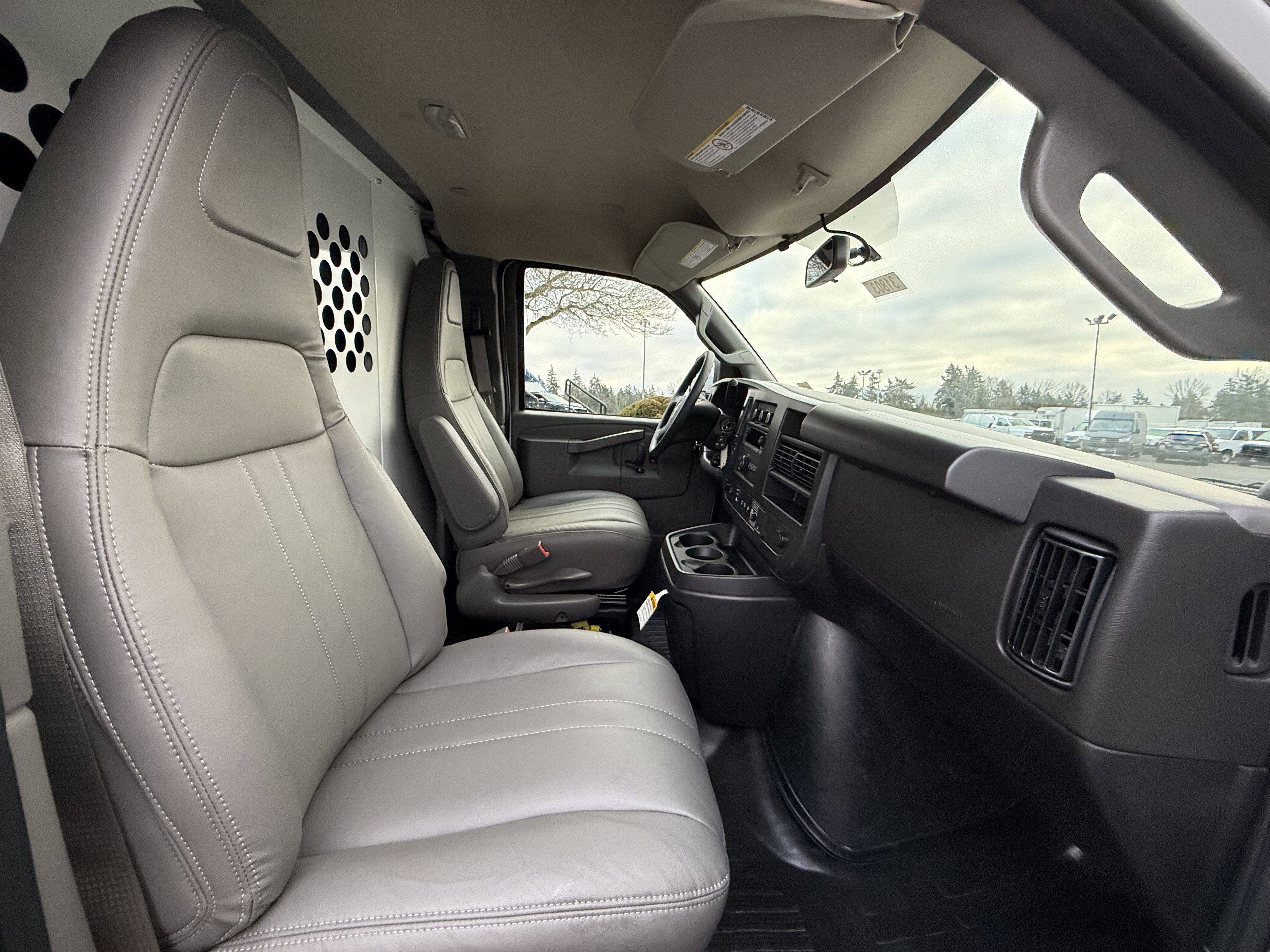 2025 Chevrolet Express Cargo 2500 WT