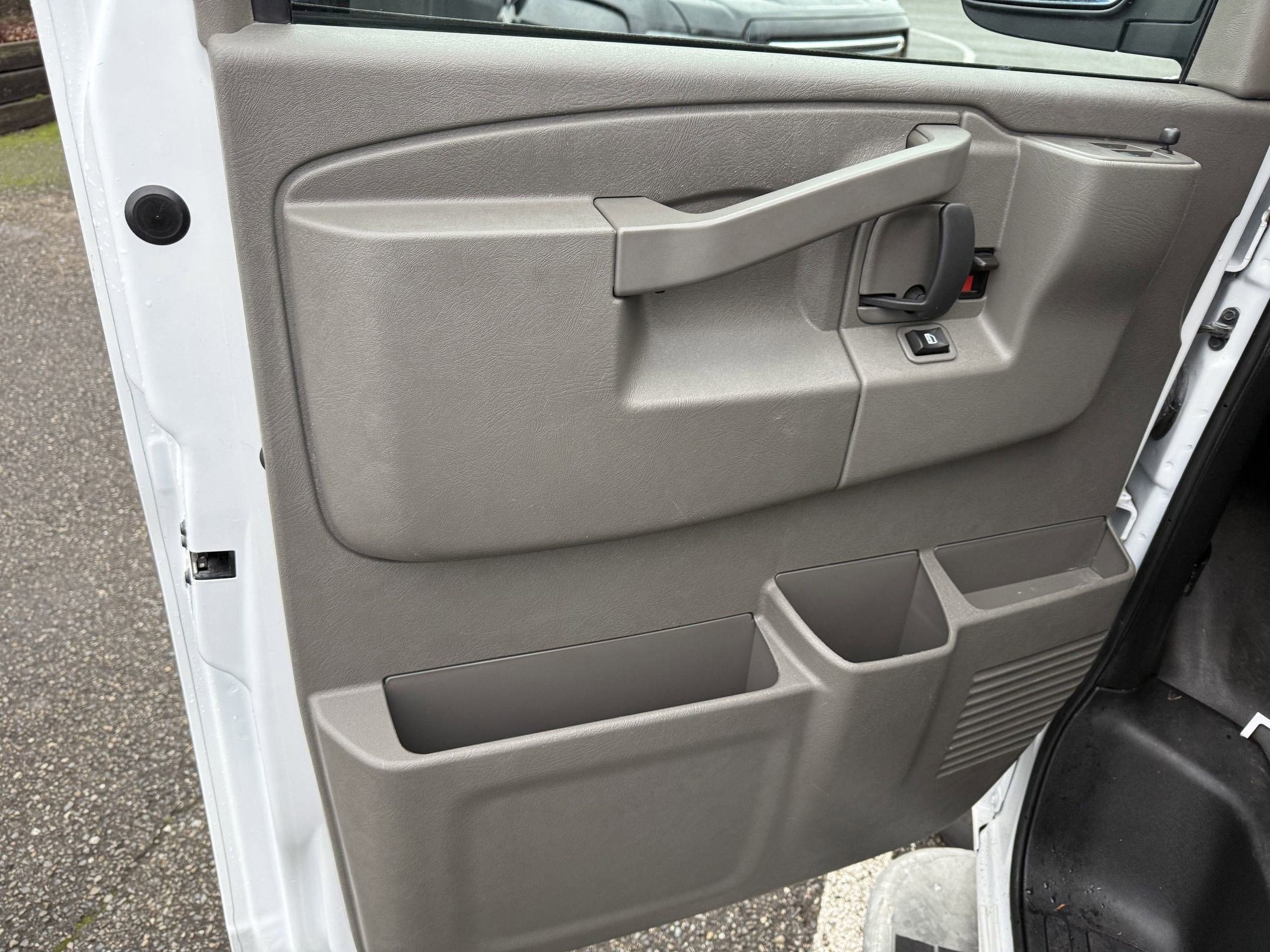 2024 Chevrolet Express Cargo 2500 WT