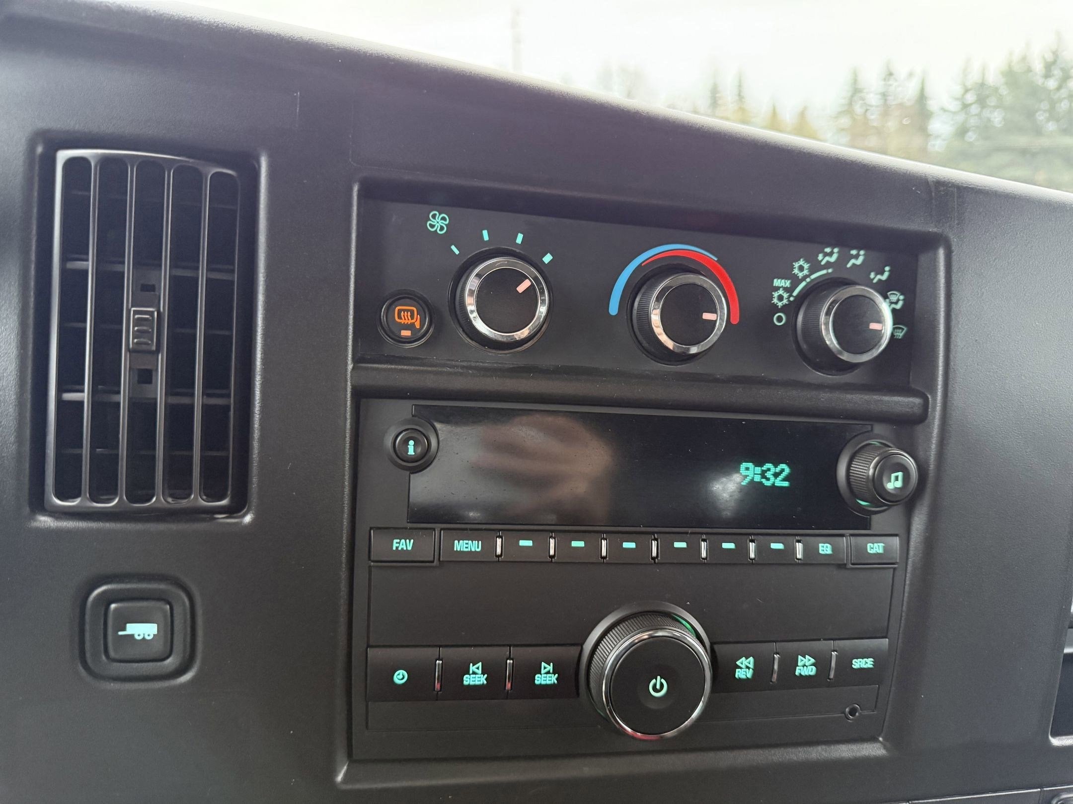 2024 Chevrolet Express Cargo 2500 WT