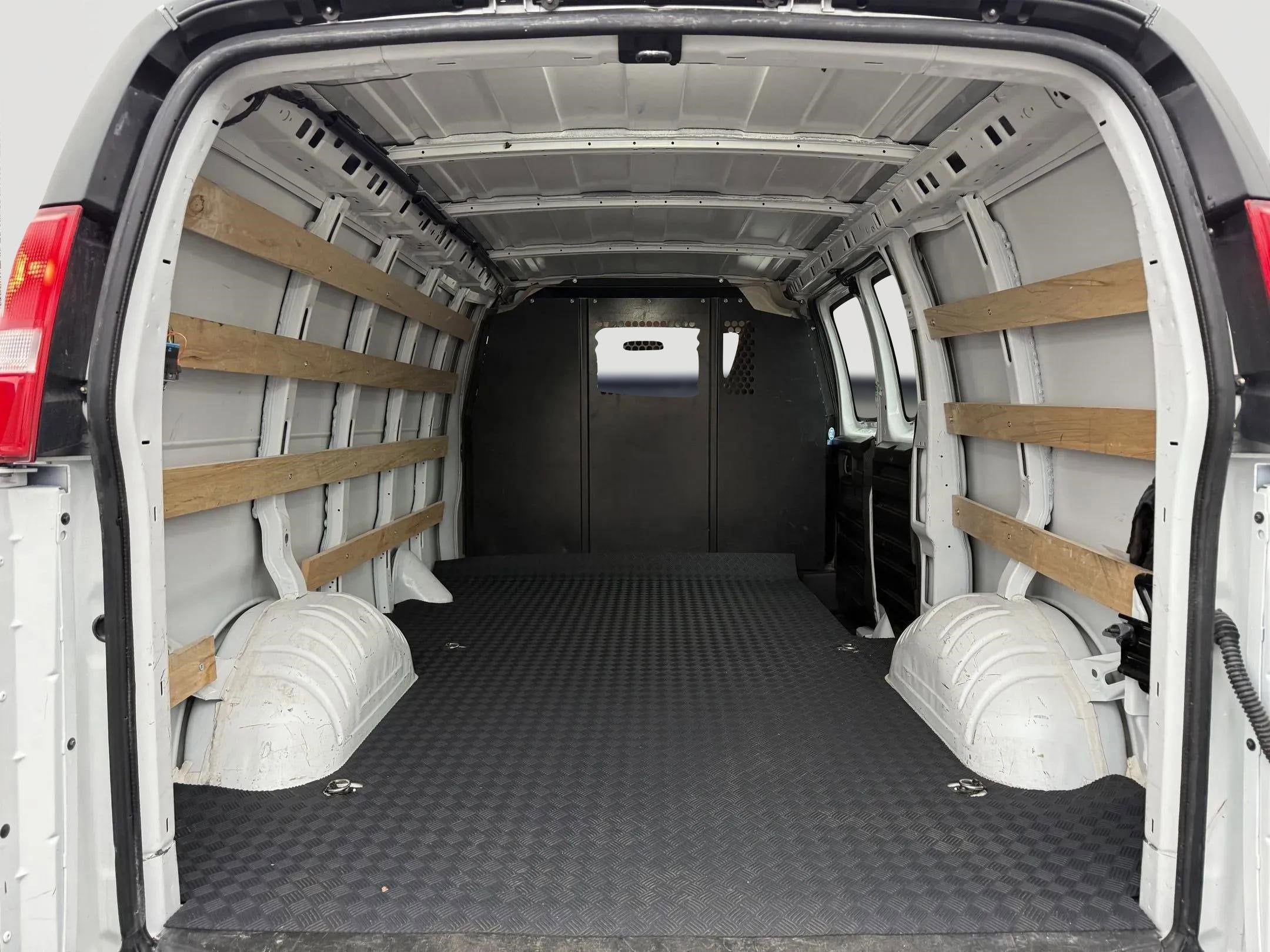 2024 Chevrolet Express Cargo 2500 WT