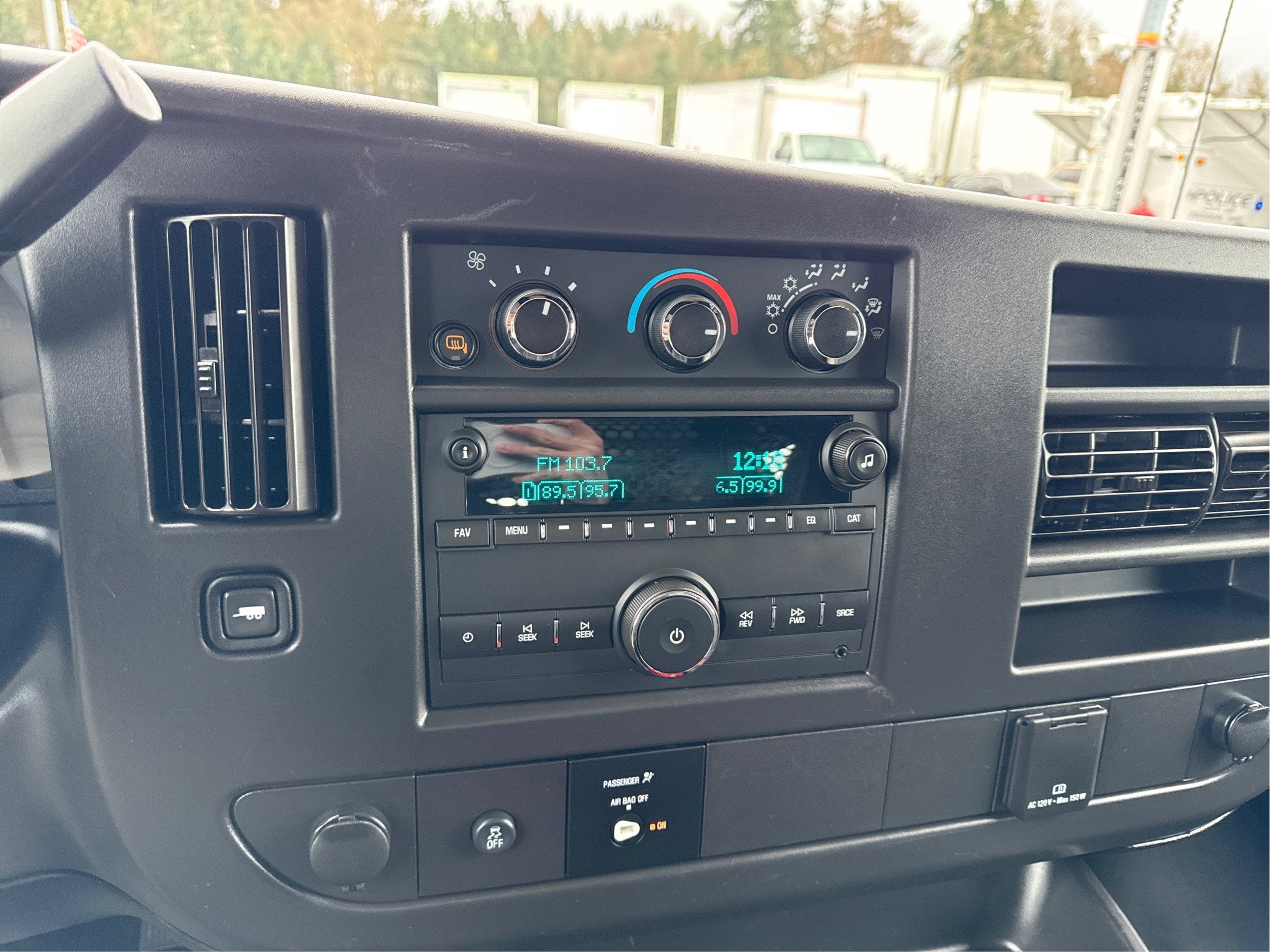 2024 Chevrolet Express Cargo 2500 WT