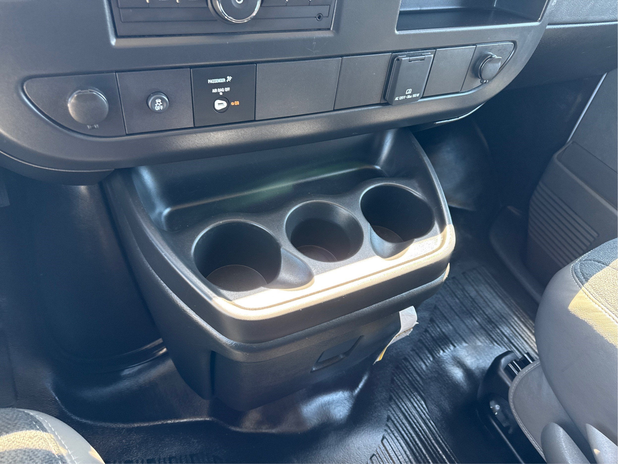 2025 Chevrolet Express Cargo WT