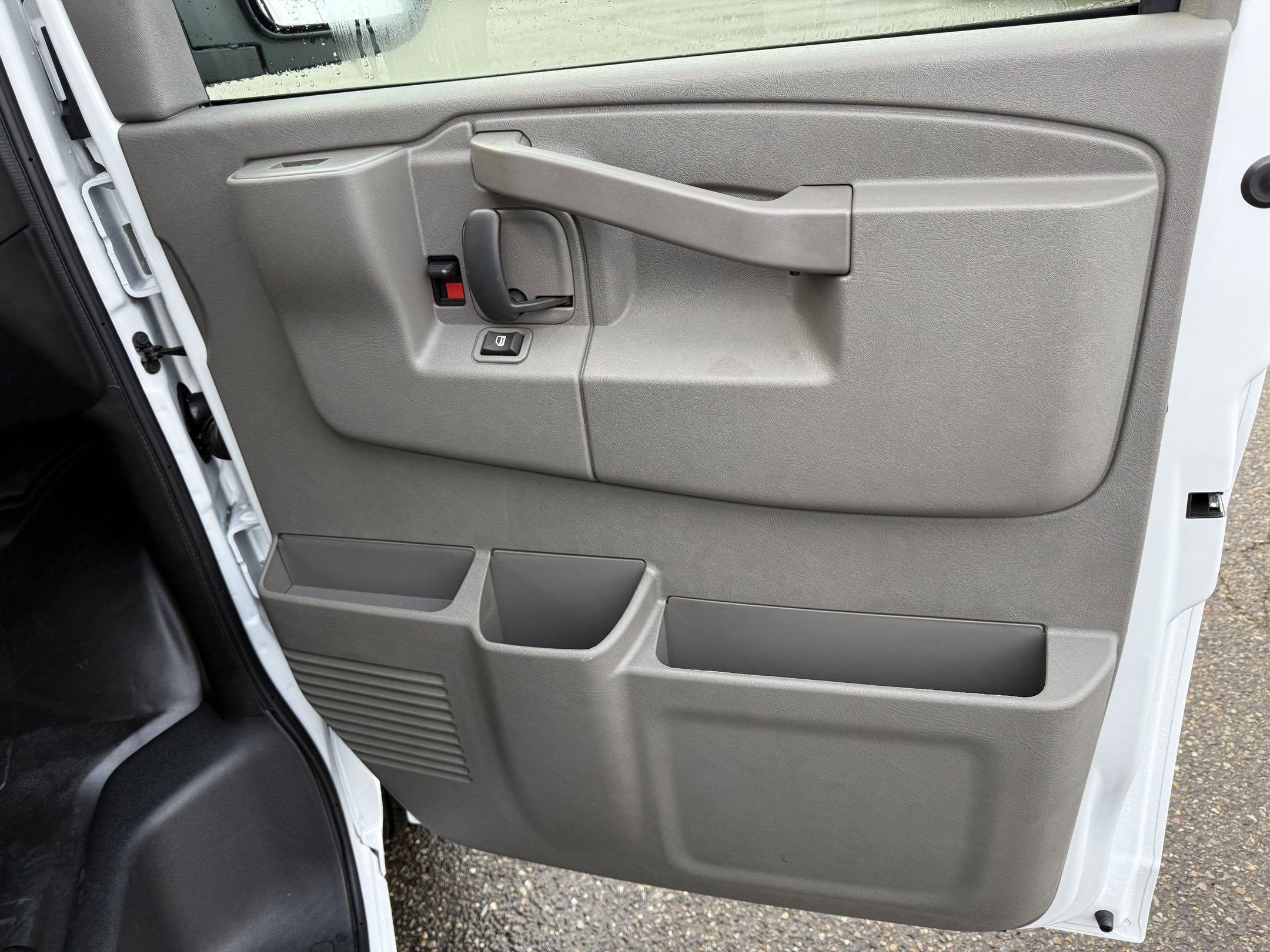 2025 Chevrolet Express Cargo 2500 WT