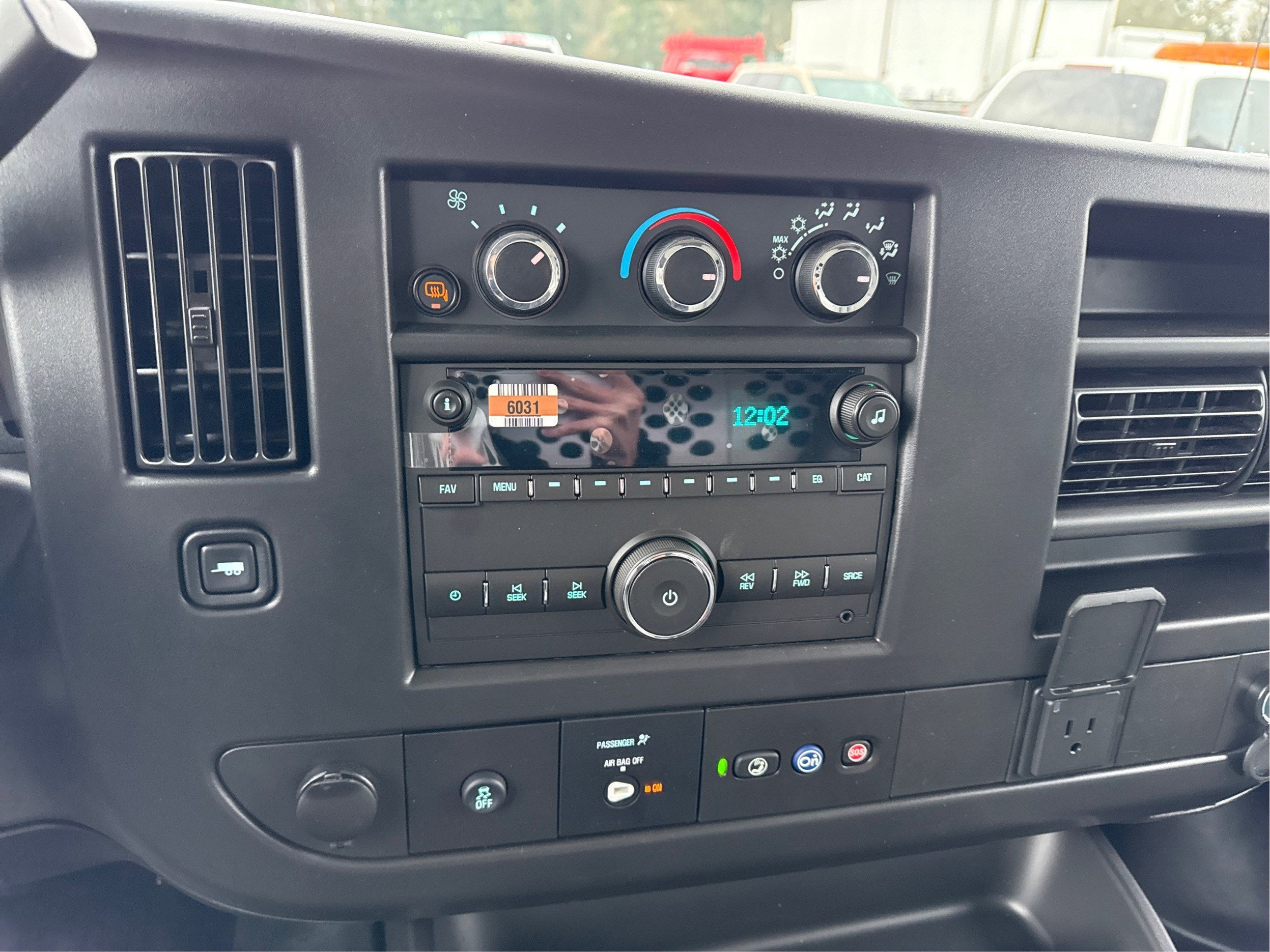 2025 Chevrolet Express Cargo WT