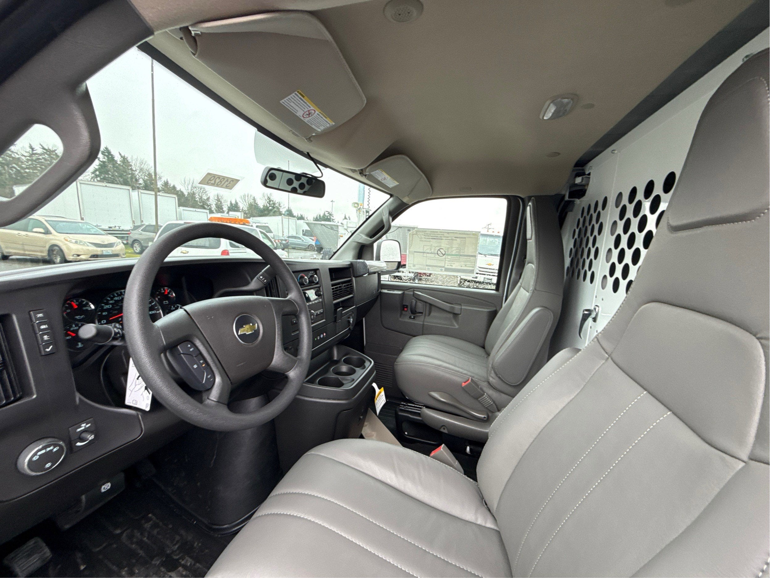 2025 Chevrolet Express Cargo WT