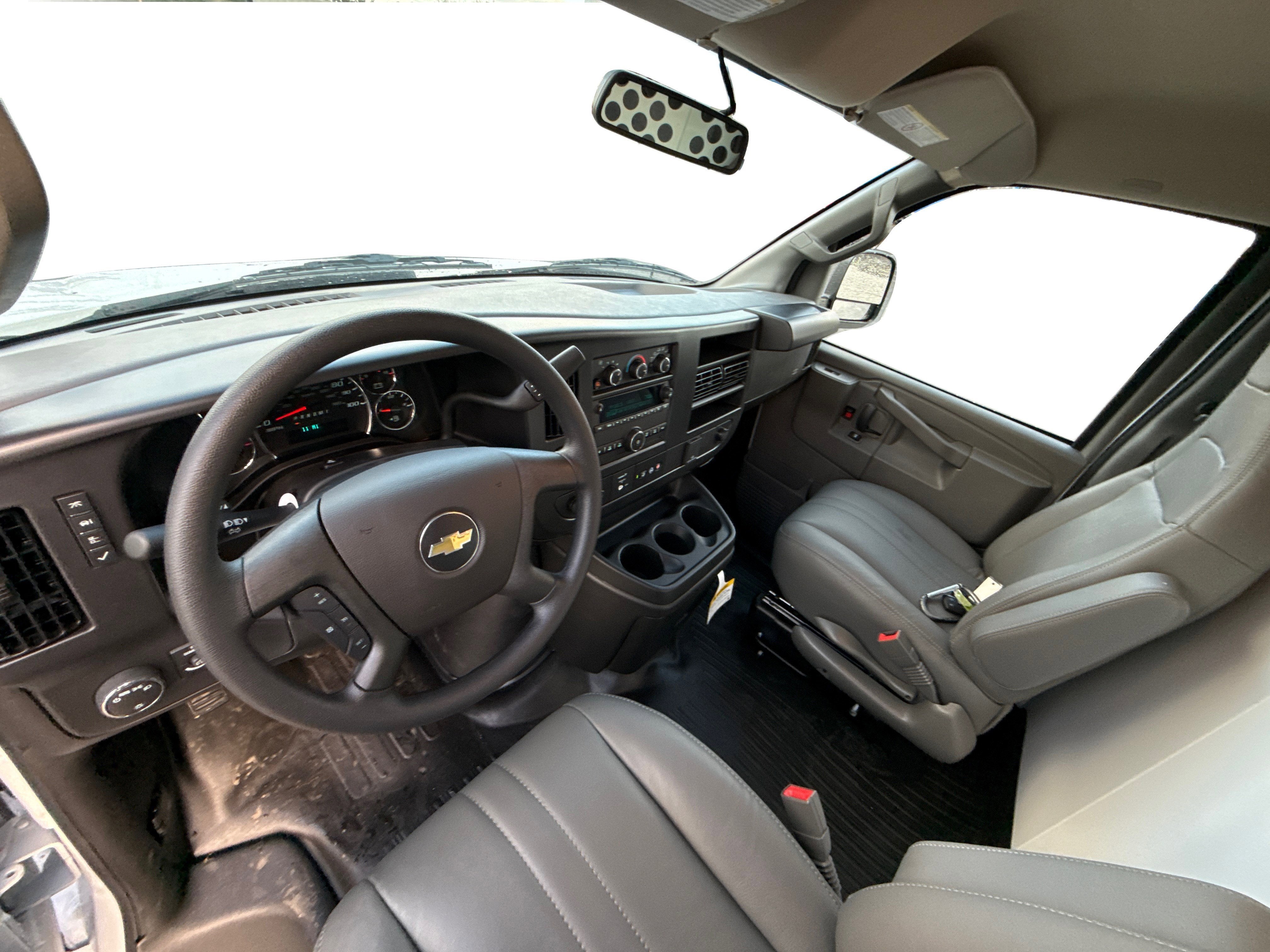 2025 Chevrolet Express Cargo WT