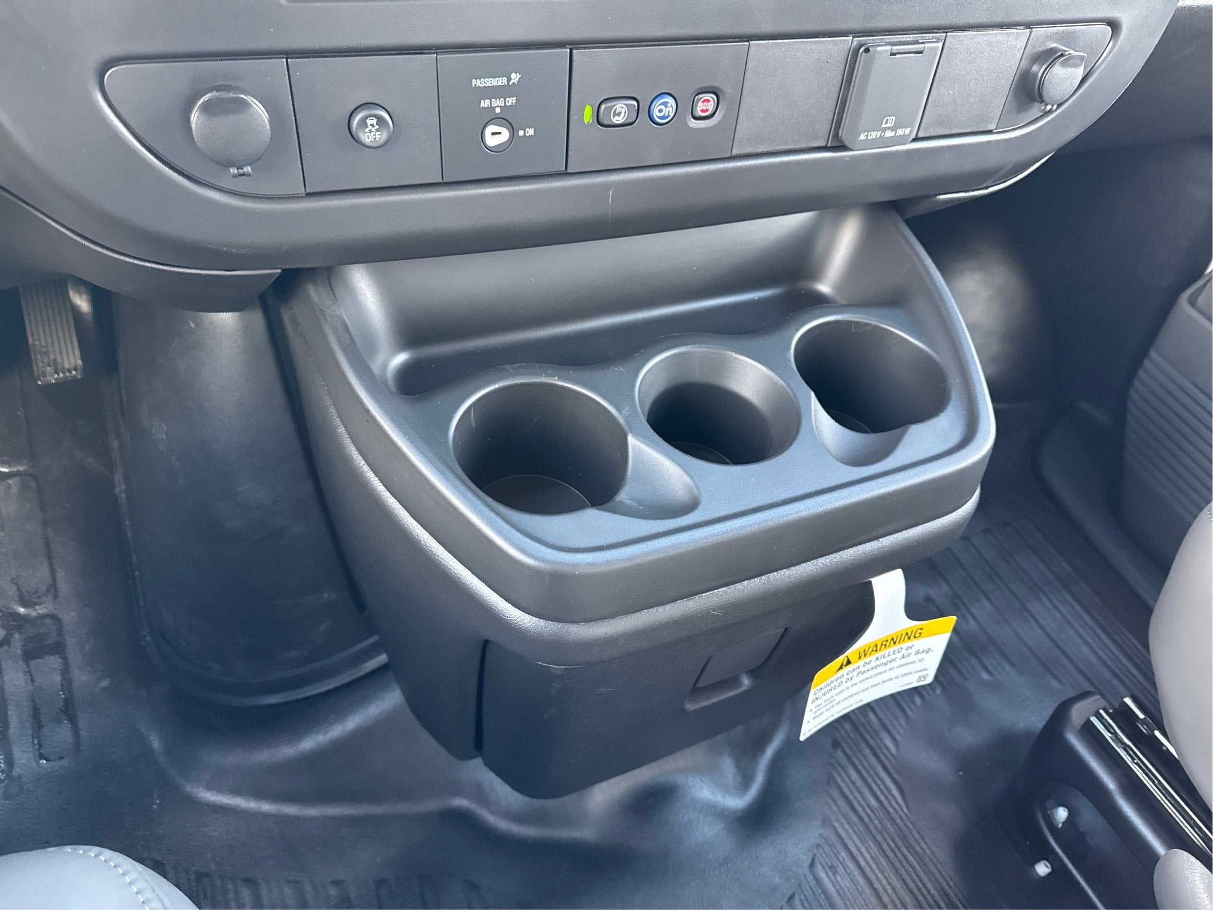 2025 Chevrolet Express Cargo WT