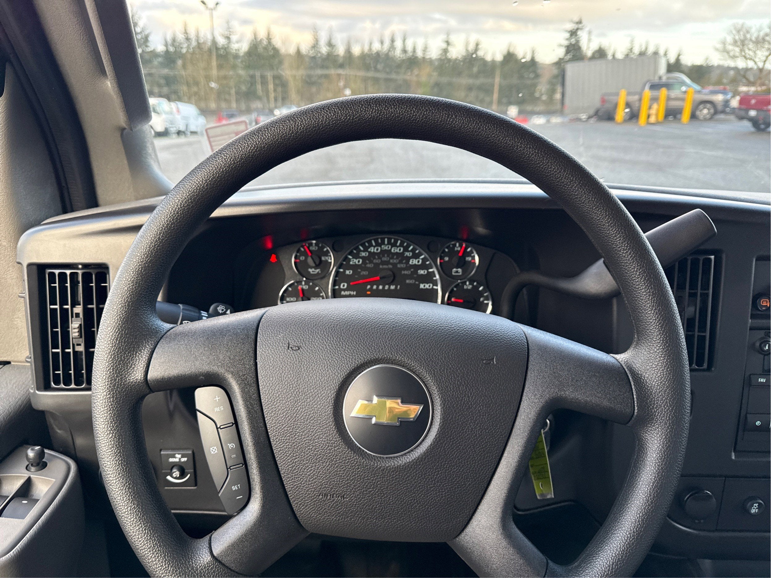 2025 Chevrolet Express Cargo WT