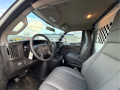 2025 Chevrolet Express Cargo WT