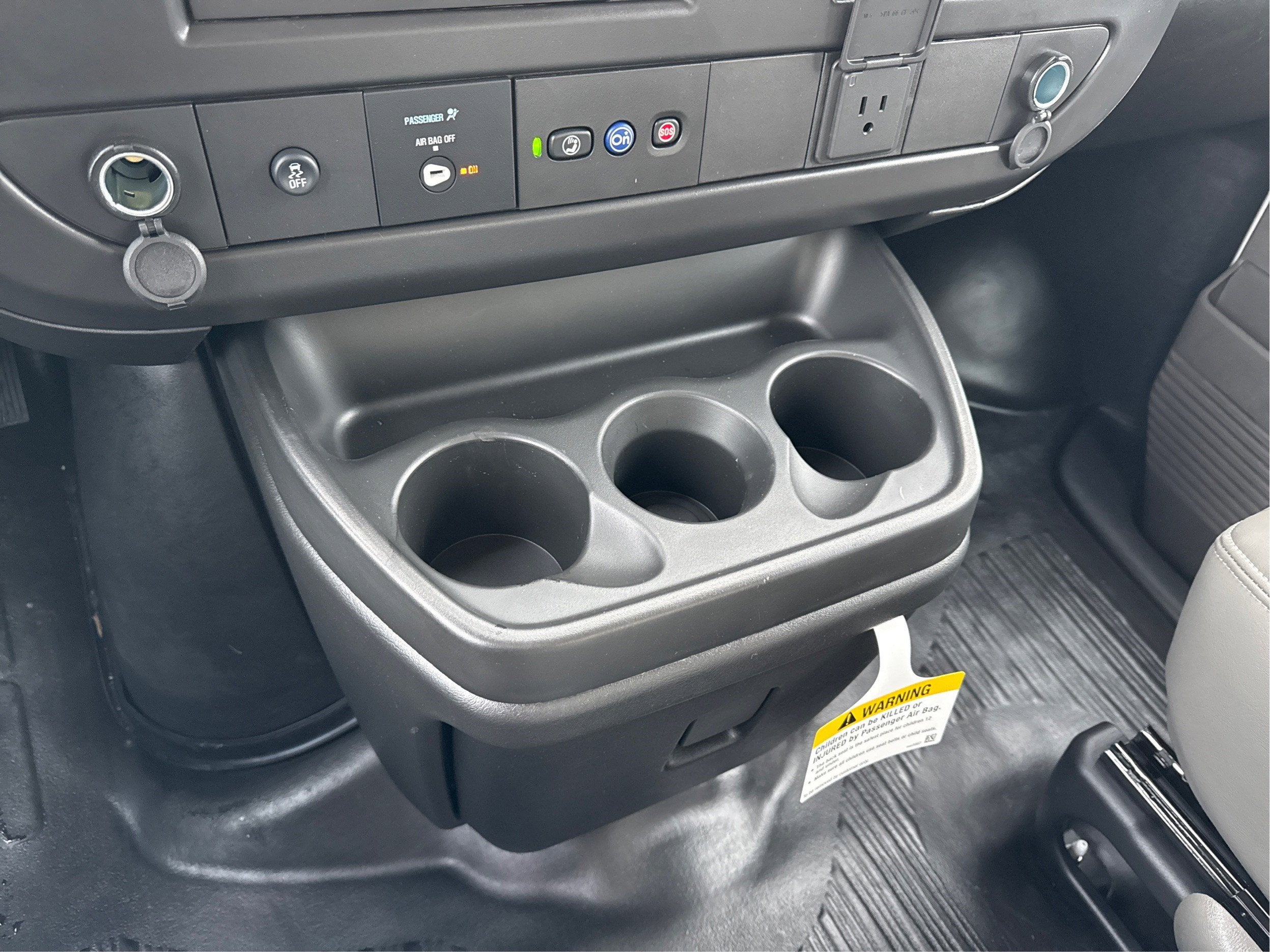 2025 Chevrolet Express Cargo WT