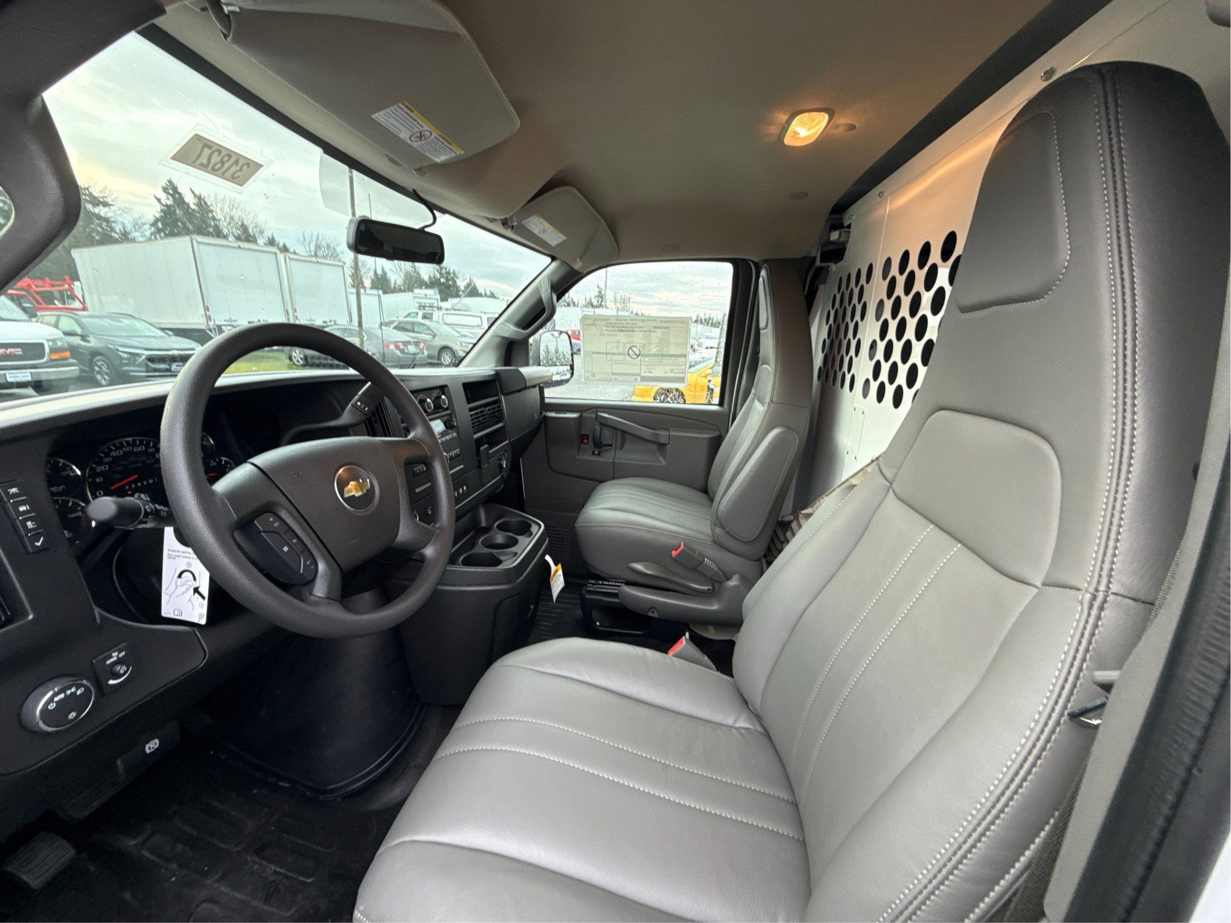 2025 Chevrolet Express Cargo WT