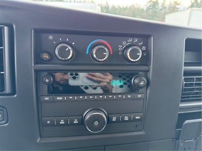 2025 Chevrolet Express Cargo WT