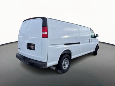 2025 Chevrolet Express Cargo WT