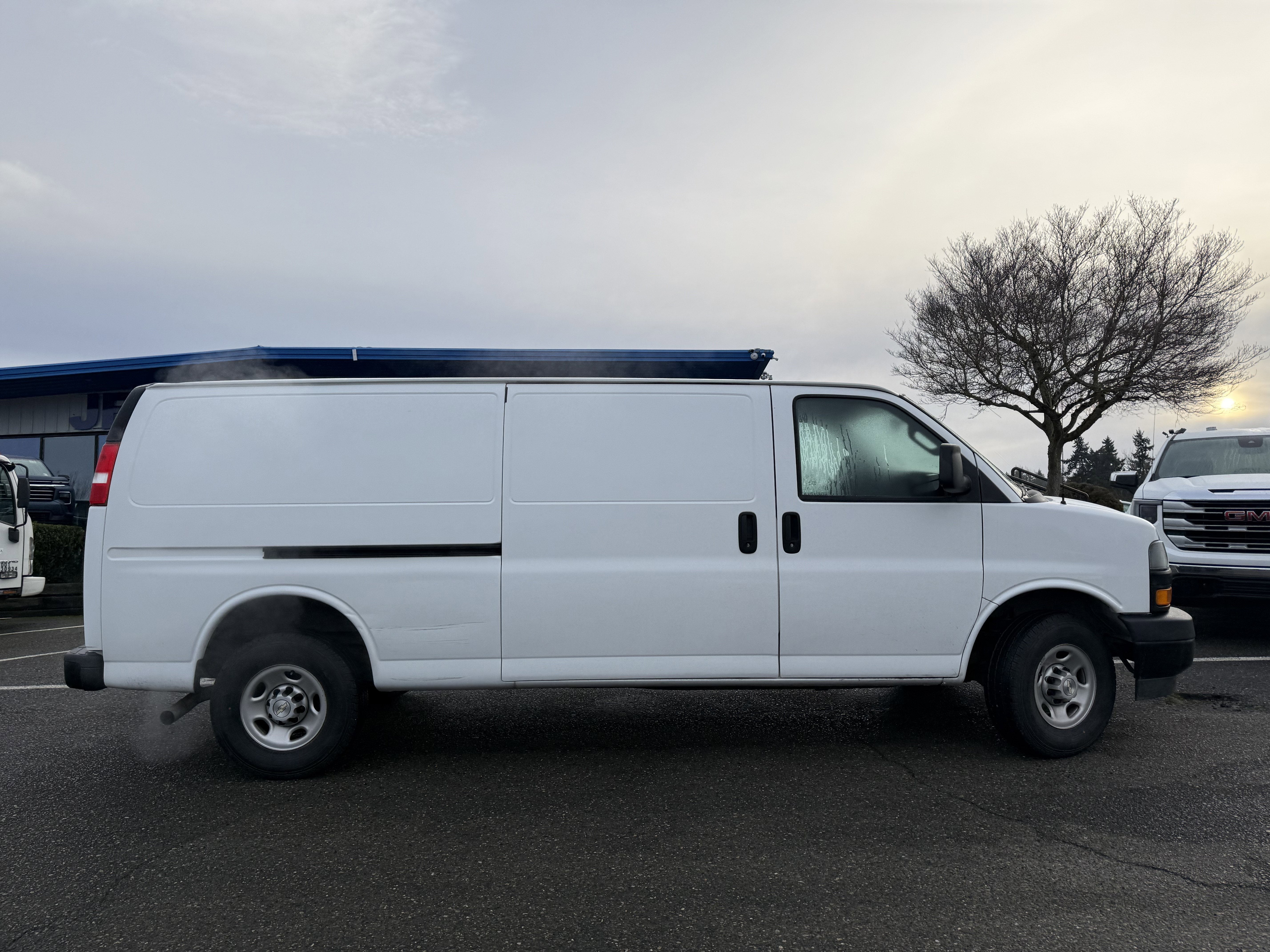 2023 Chevrolet Express Cargo 2500 WT