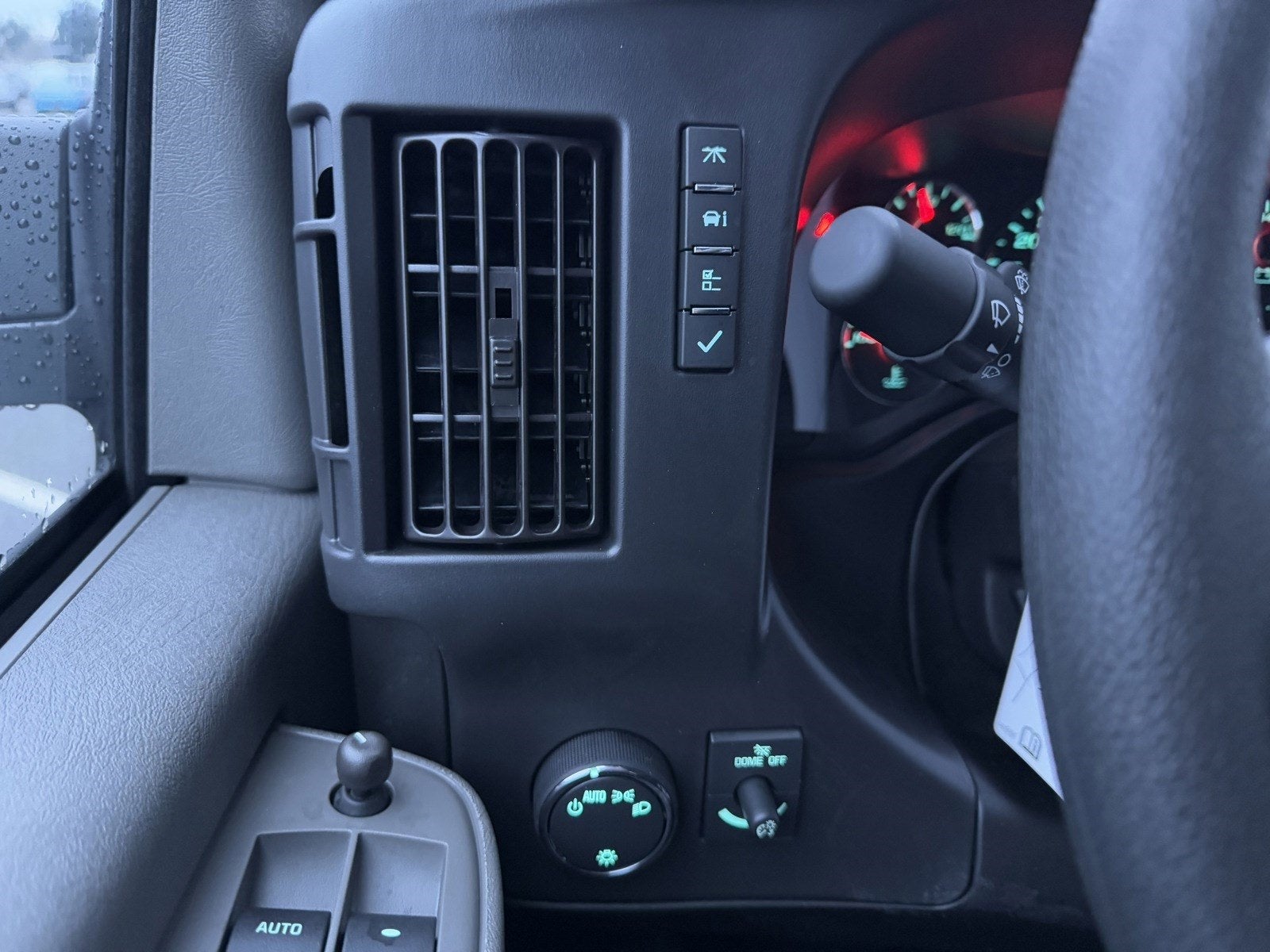 2025 Chevrolet Express Cargo 3500 WT