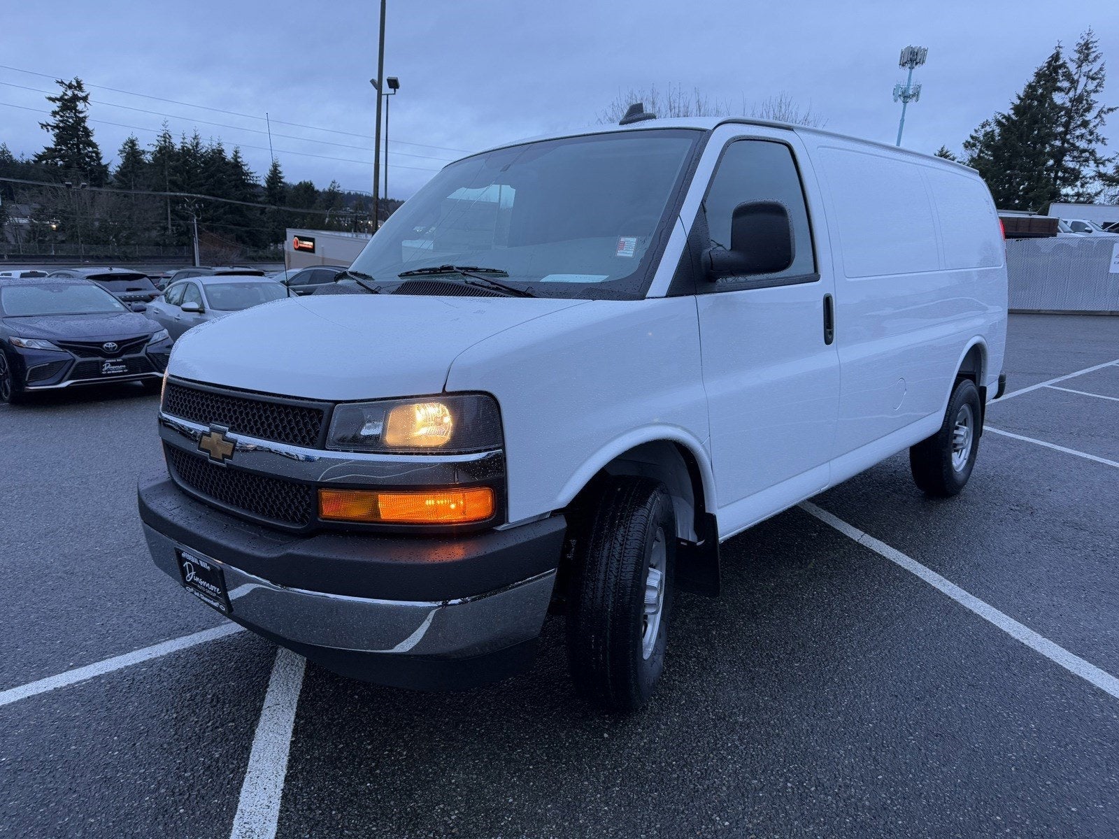 2025 Chevrolet Express Cargo 3500 WT