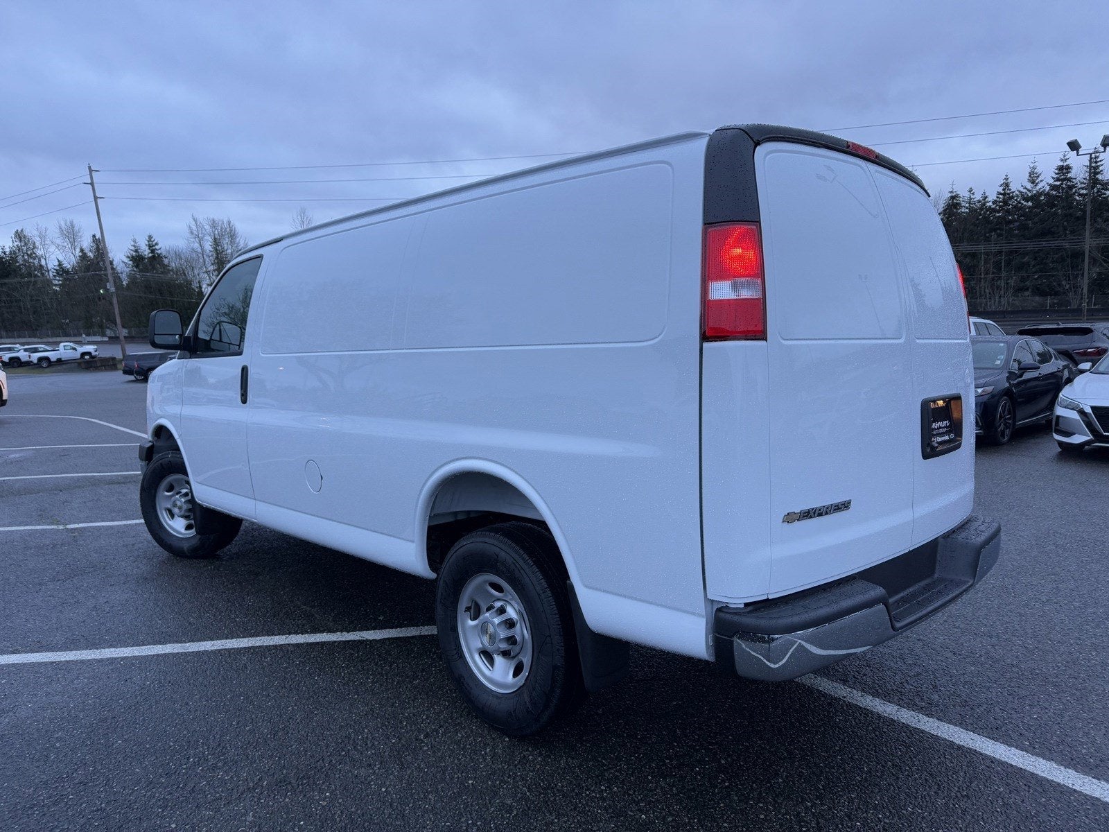 2025 Chevrolet Express Cargo 3500 WT