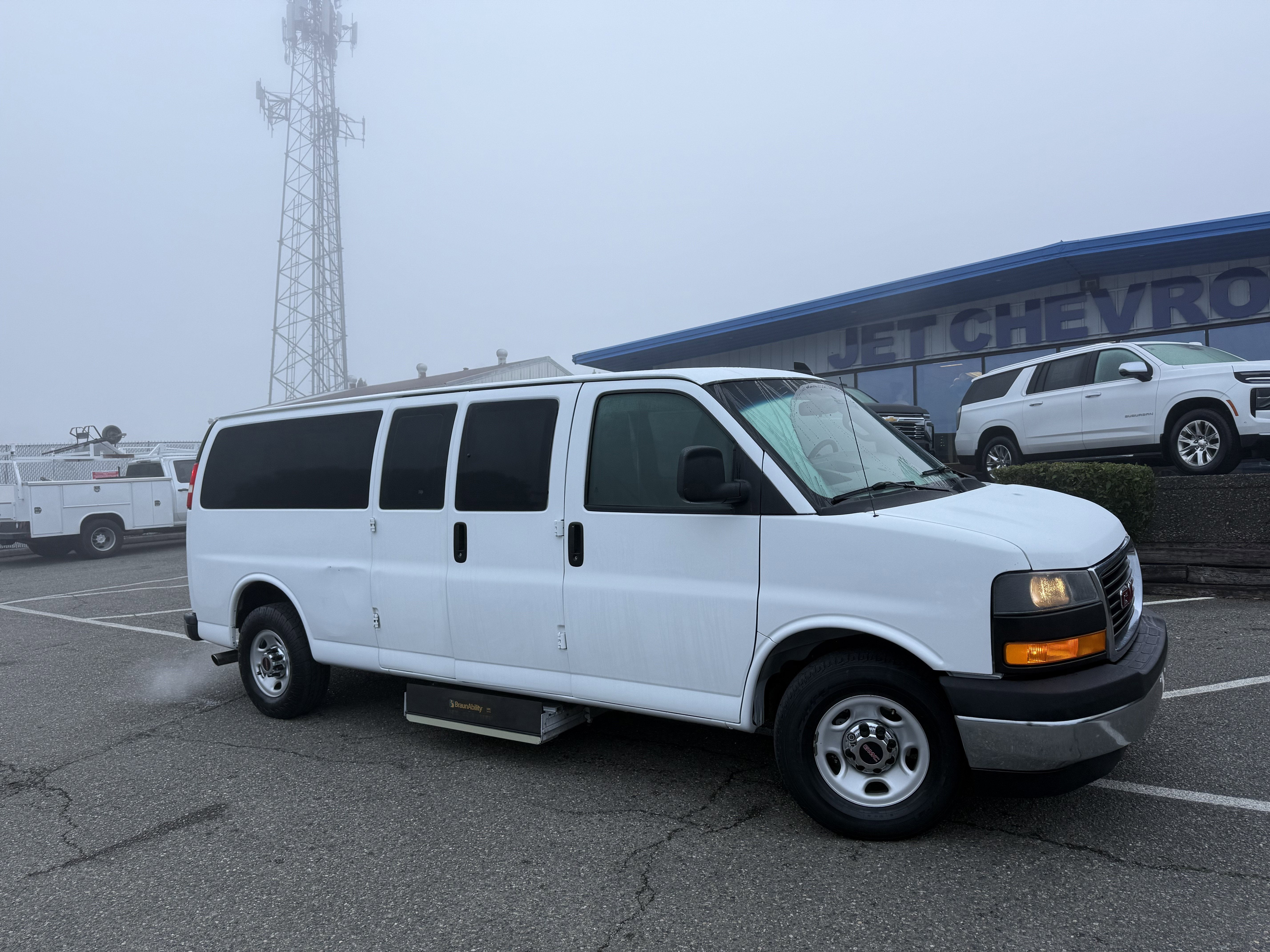 2018 GMC Savana Passenger 3500 LT