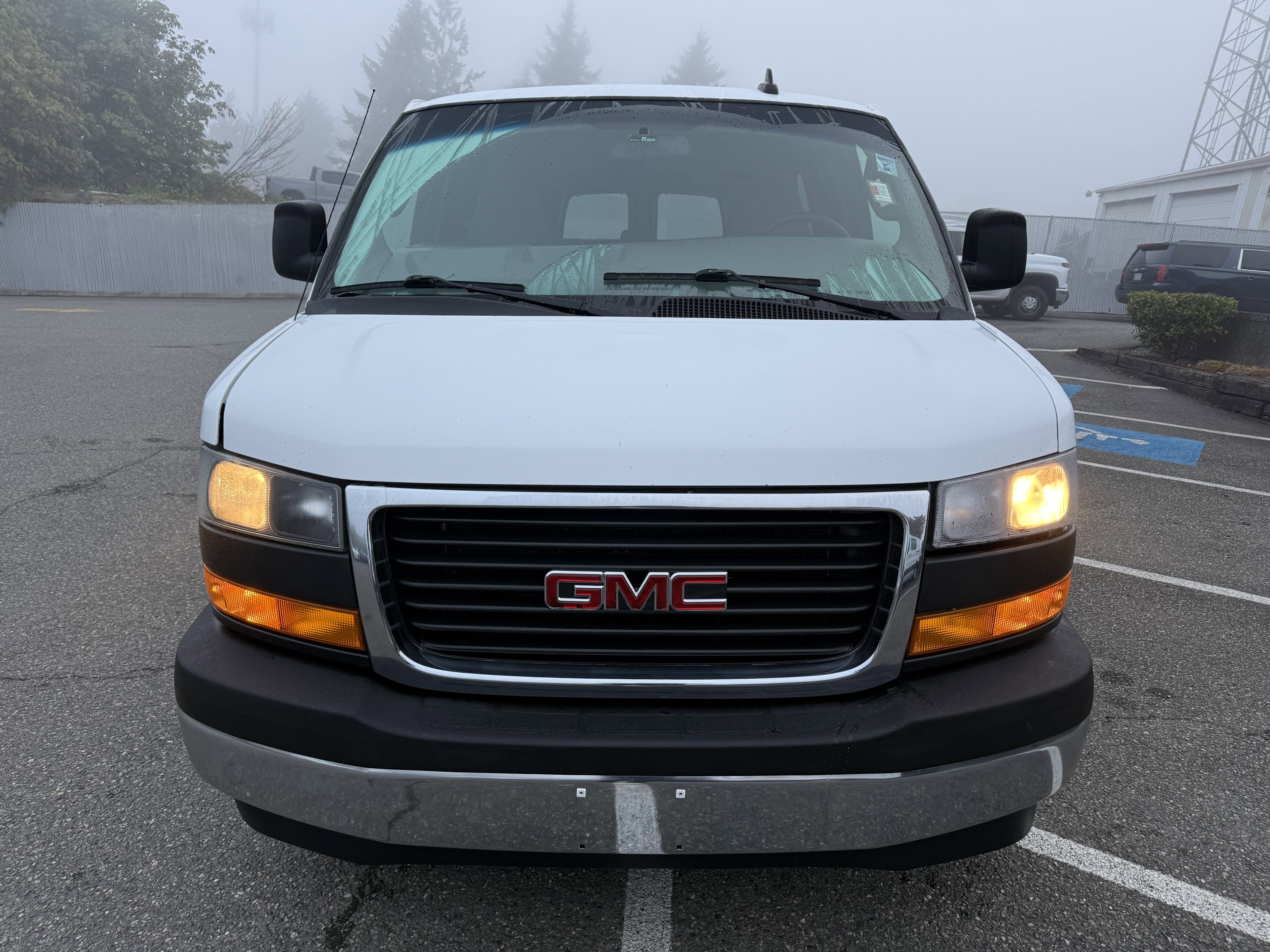 2018 GMC Savana Passenger 3500 LT