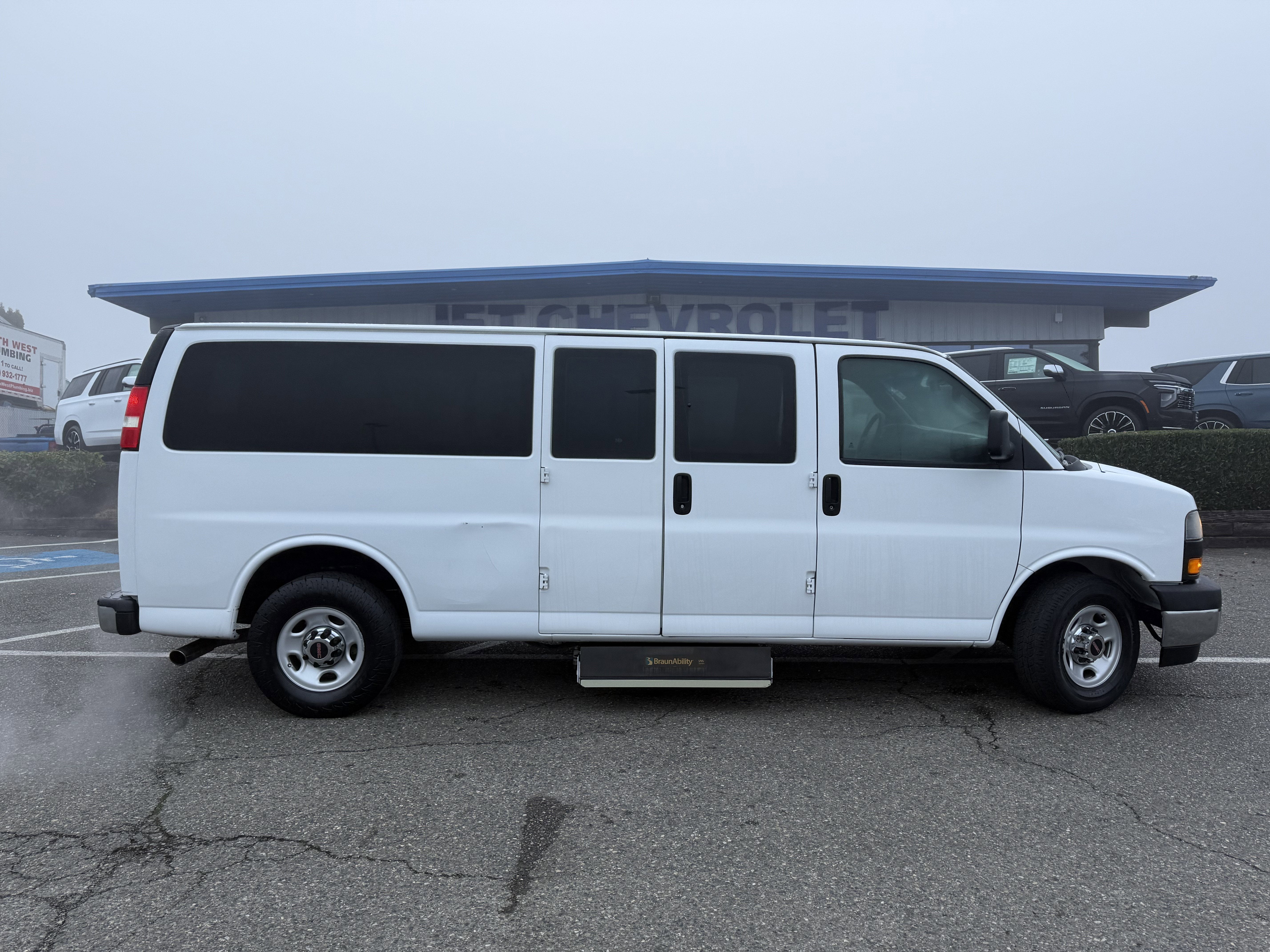 2018 GMC Savana Passenger 3500 LT
