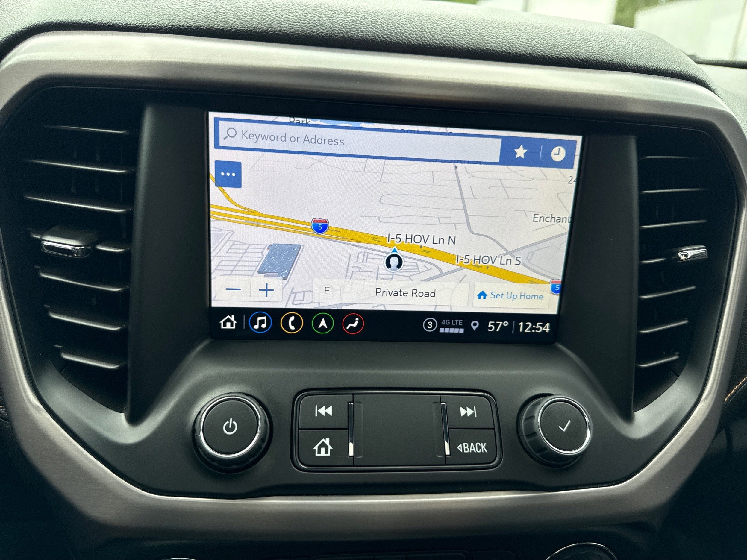 2022 GMC Acadia AT4