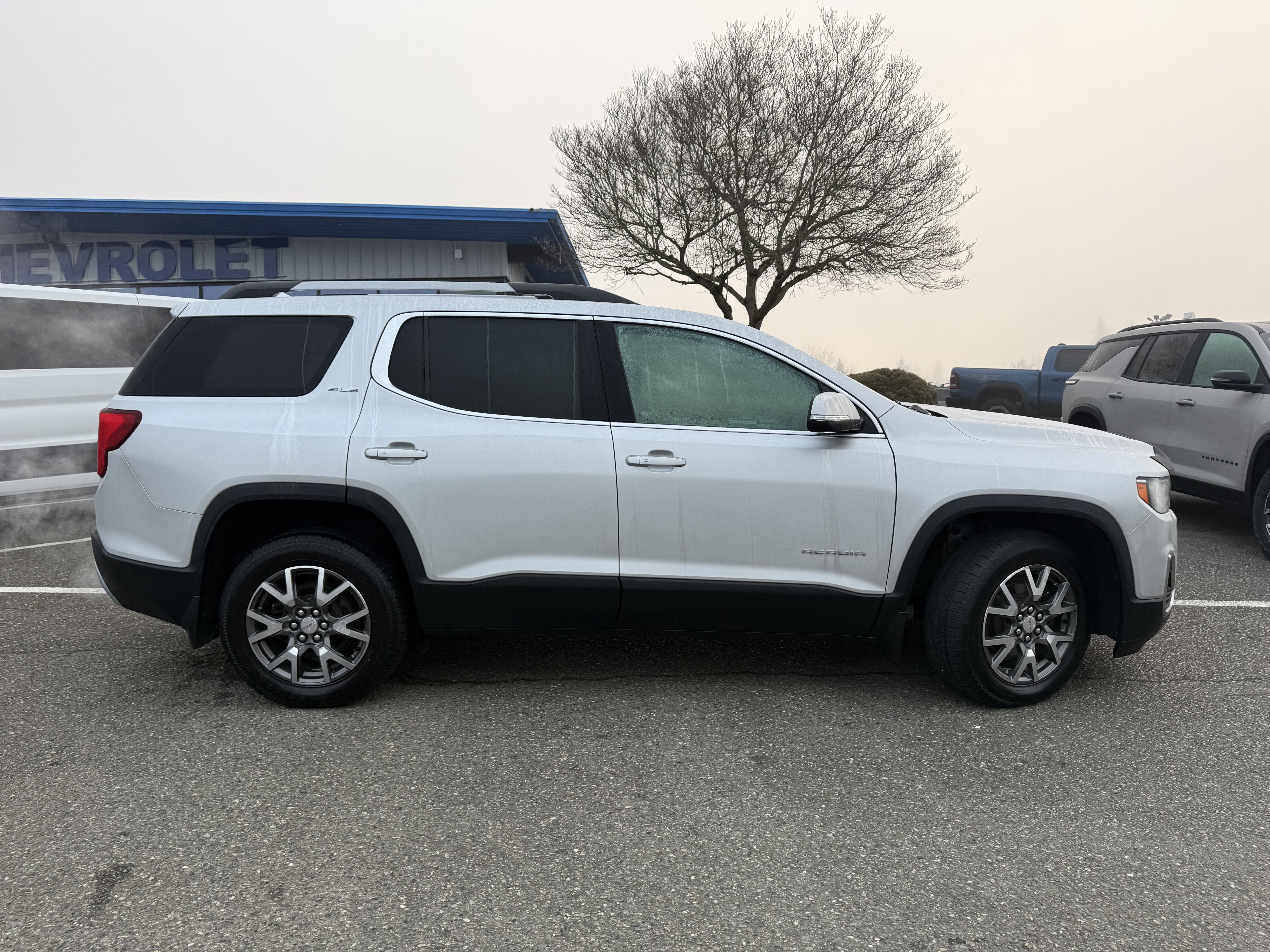 2020 GMC Acadia SLE