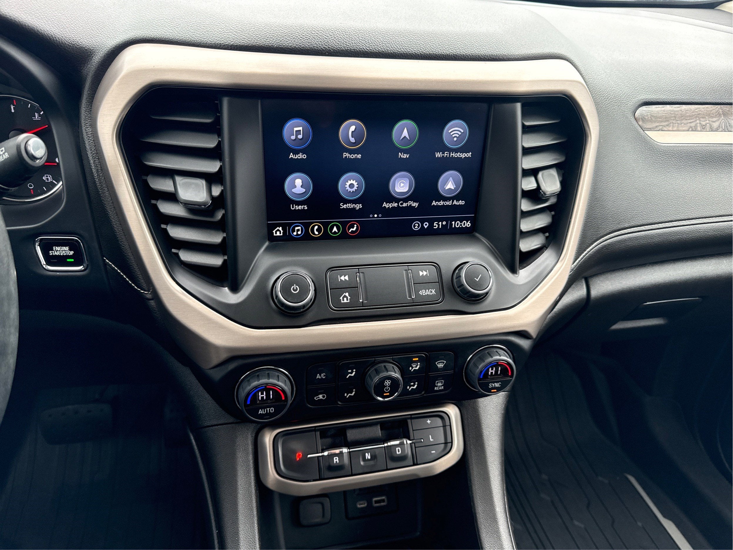 2023 GMC Acadia Denali