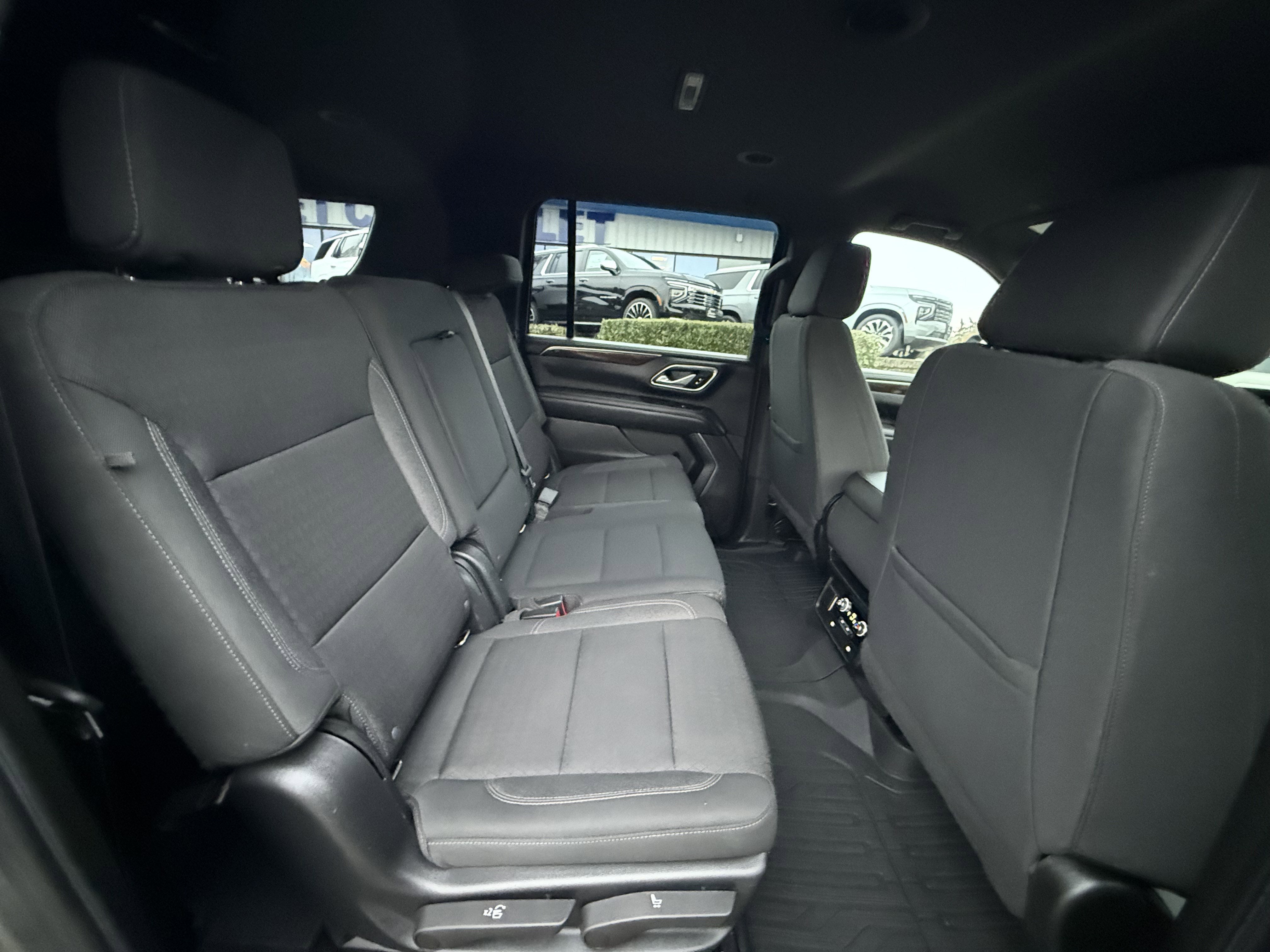 2022 GMC Yukon XL SLE