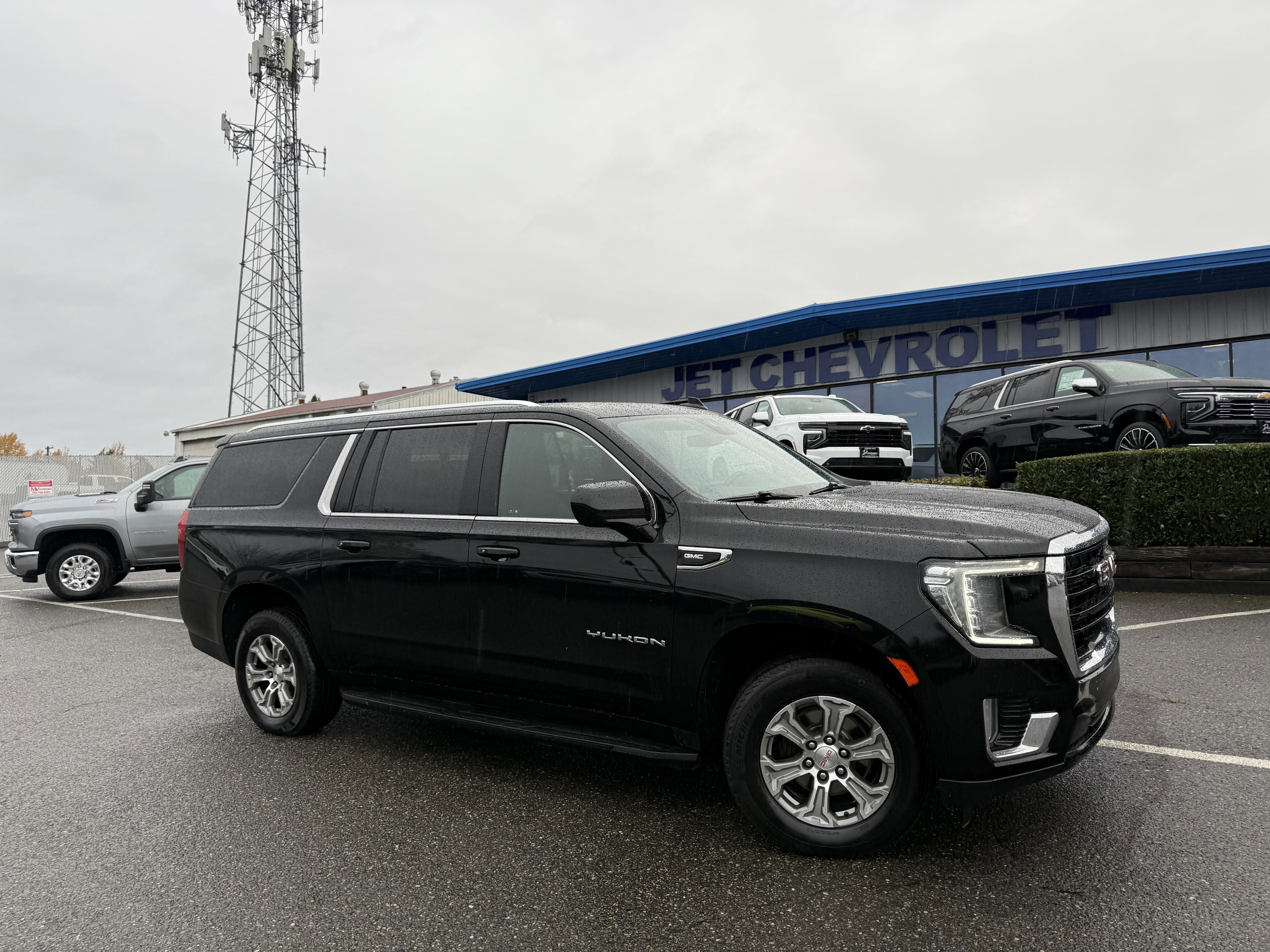 2023 GMC Yukon XL SLE
