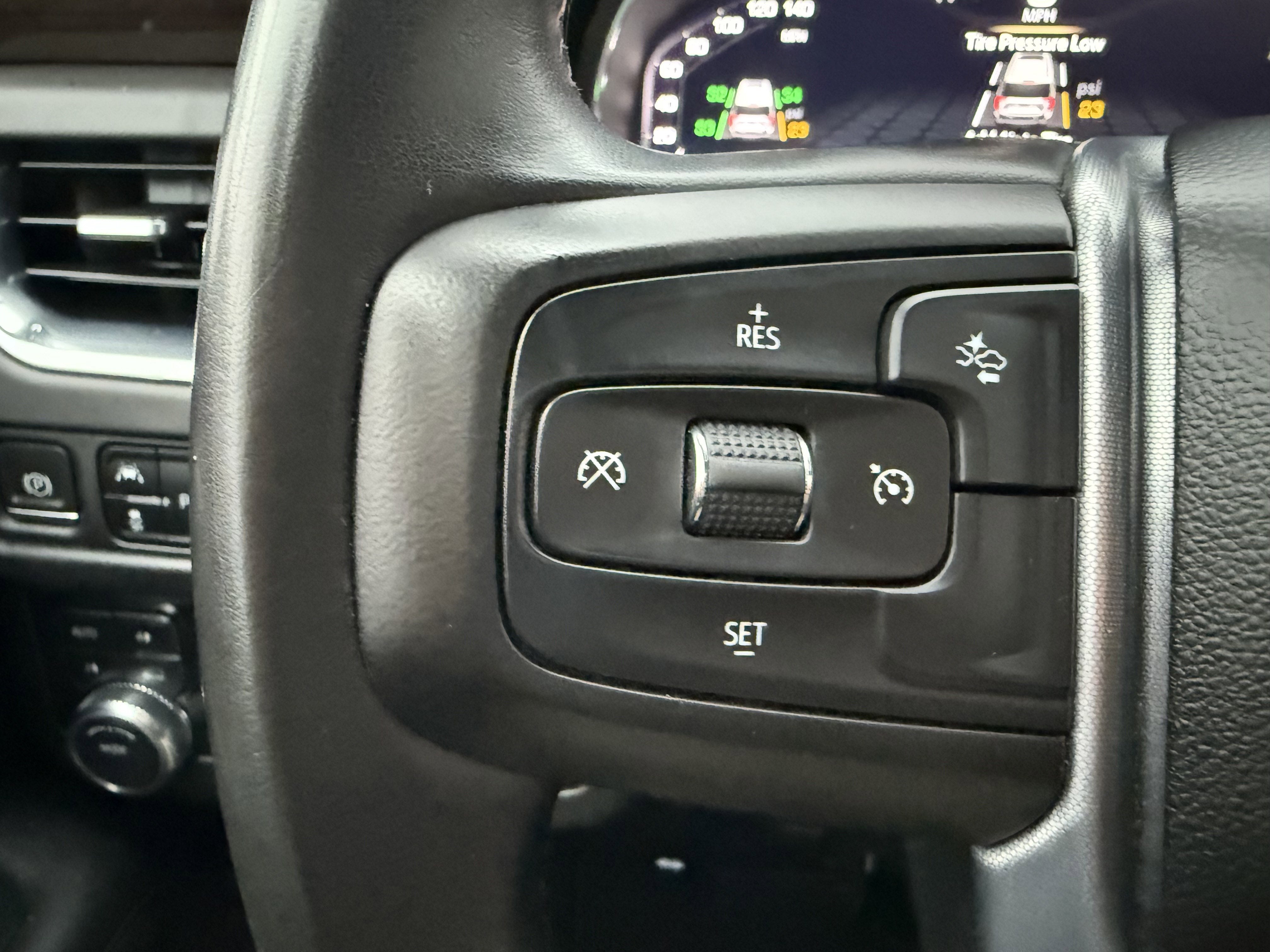 2023 GMC Yukon XL SLE