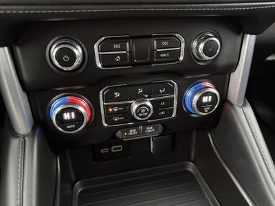 2023 GMC Yukon XL SLE