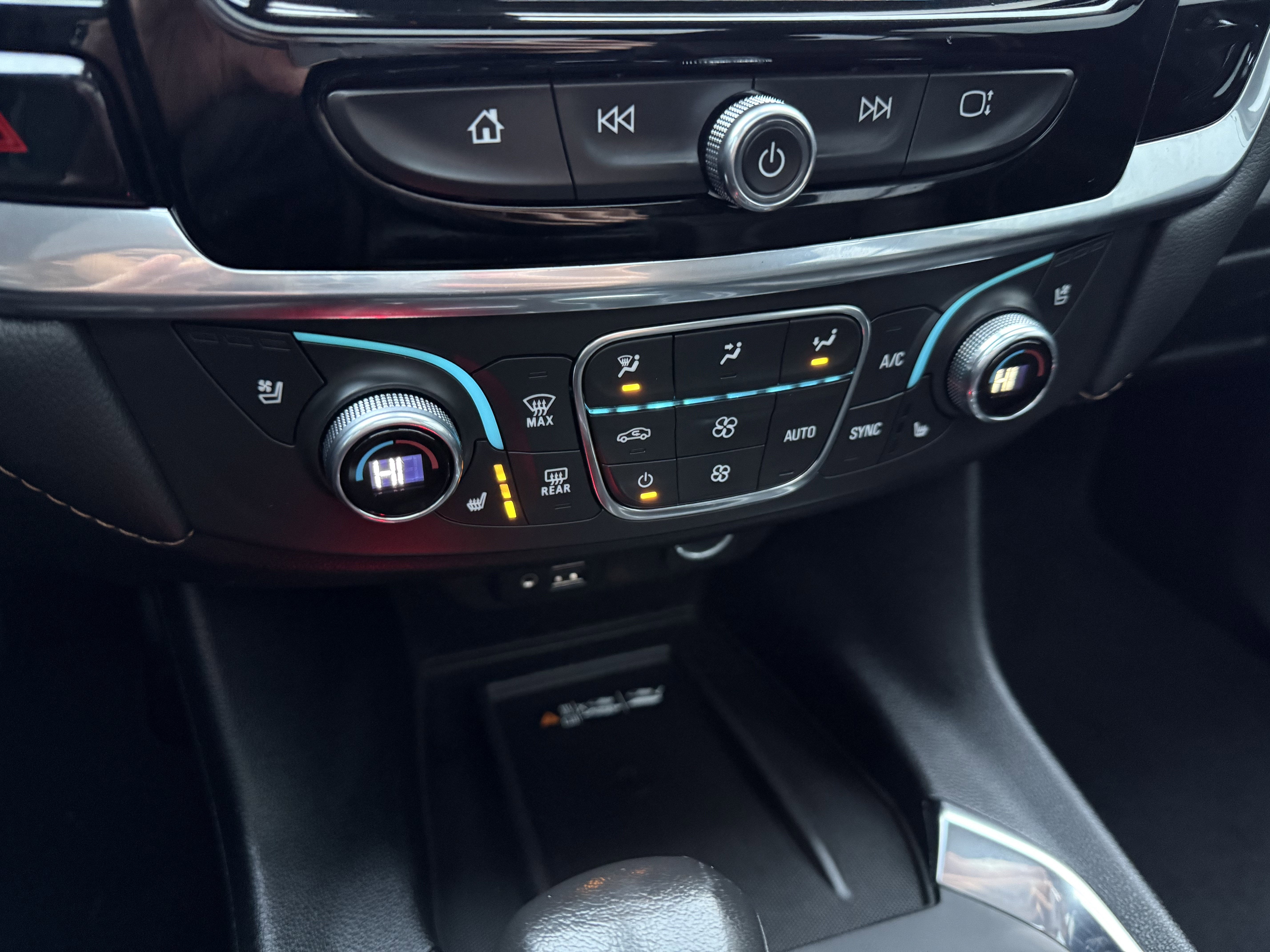 2021 Chevrolet Traverse Premier