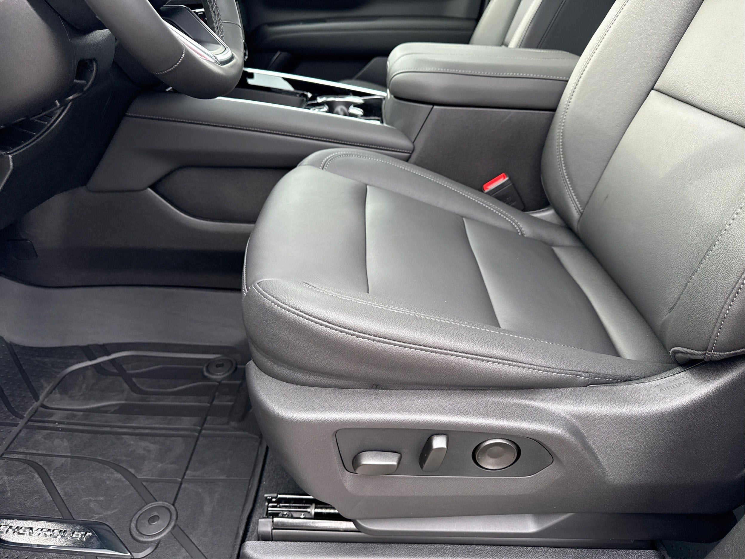 2026 Chevrolet Suburban Z71 - Photo 20
