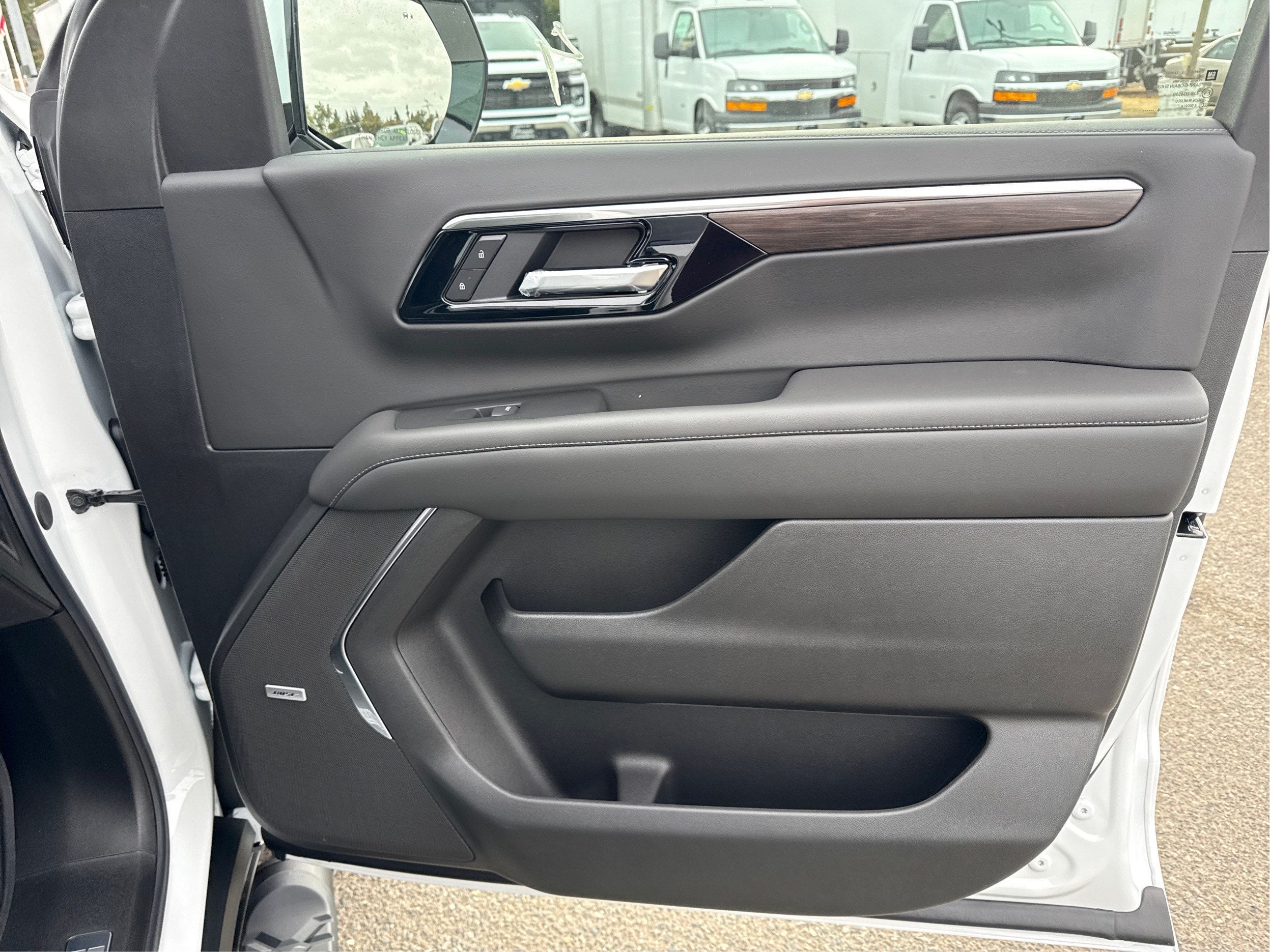 2026 Chevrolet Suburban Z71 - Photo 23