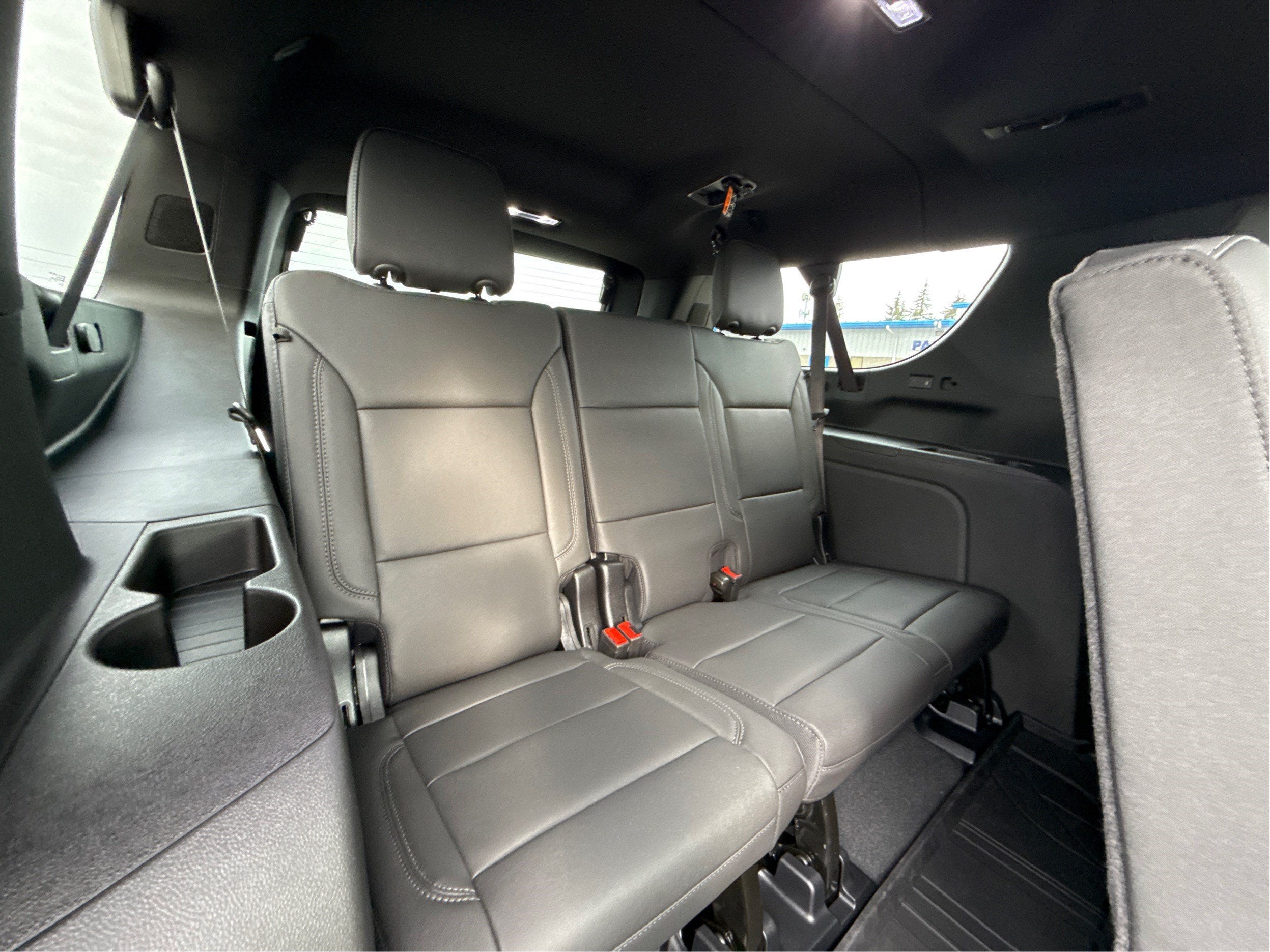 2026 Chevrolet Suburban Z71 - Photo 32