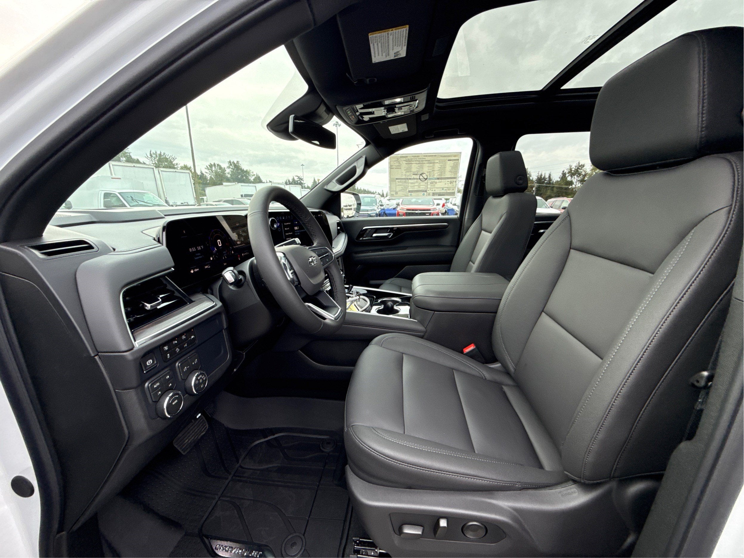 2026 Chevrolet Suburban Z71 - Photo 9