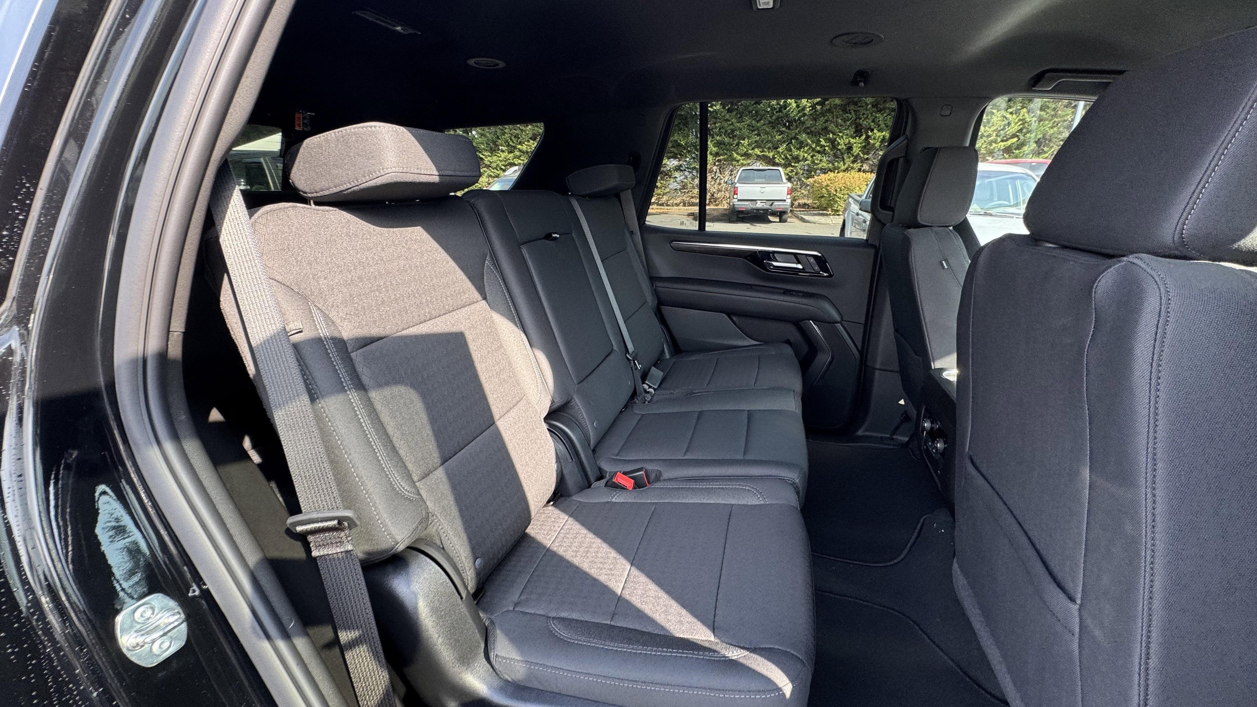 2025 Chevrolet Tahoe LS