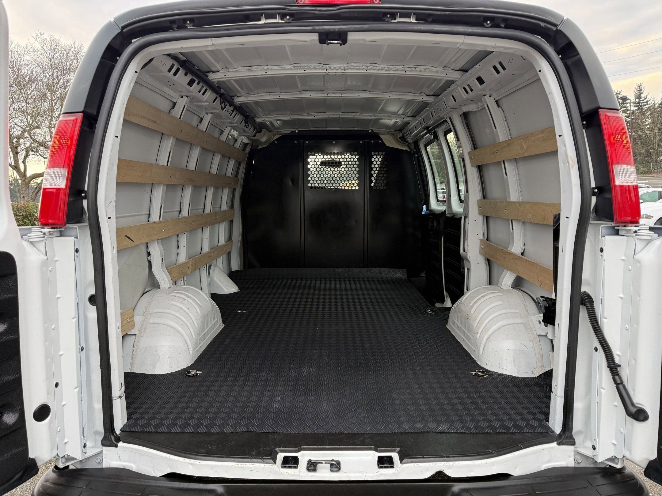 2024 GMC Savana Cargo 2500 Work Van