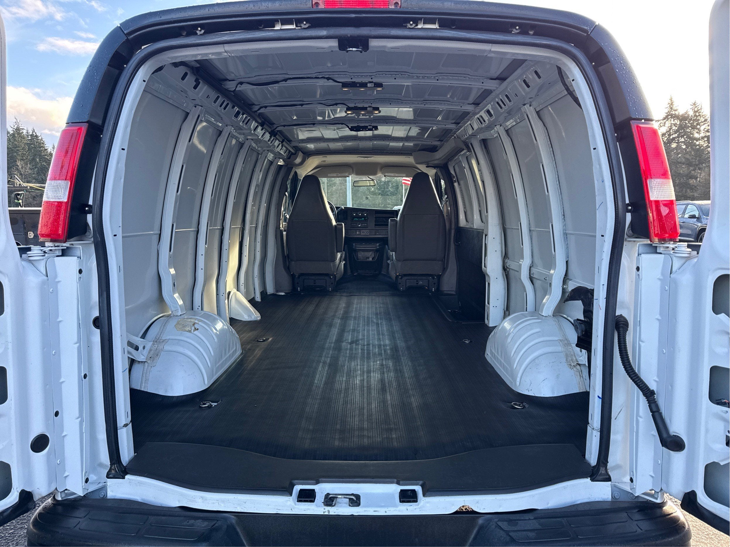 2023 GMC Savana Cargo 2500 Work Van