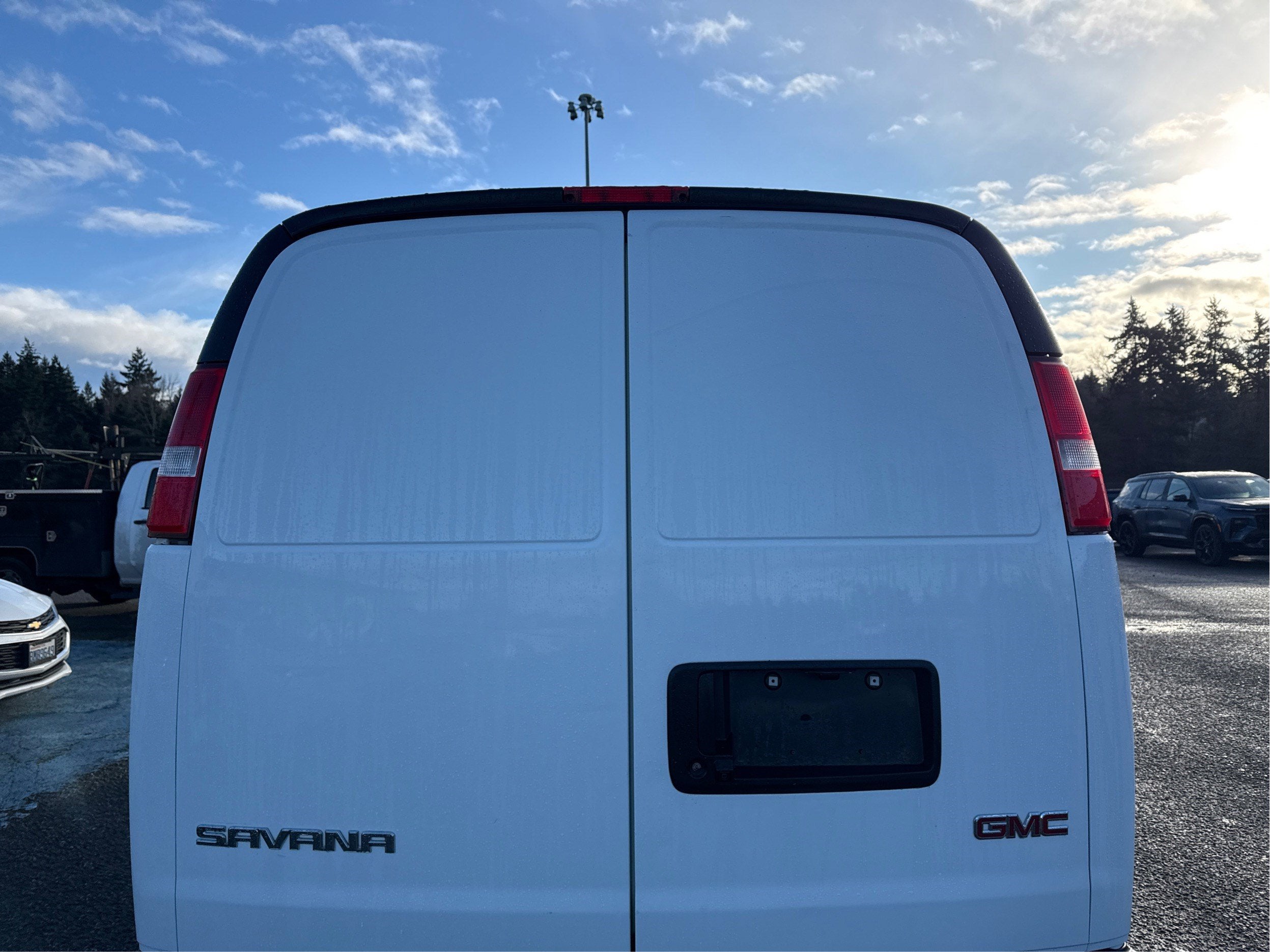 2023 GMC Savana Cargo 2500 Work Van