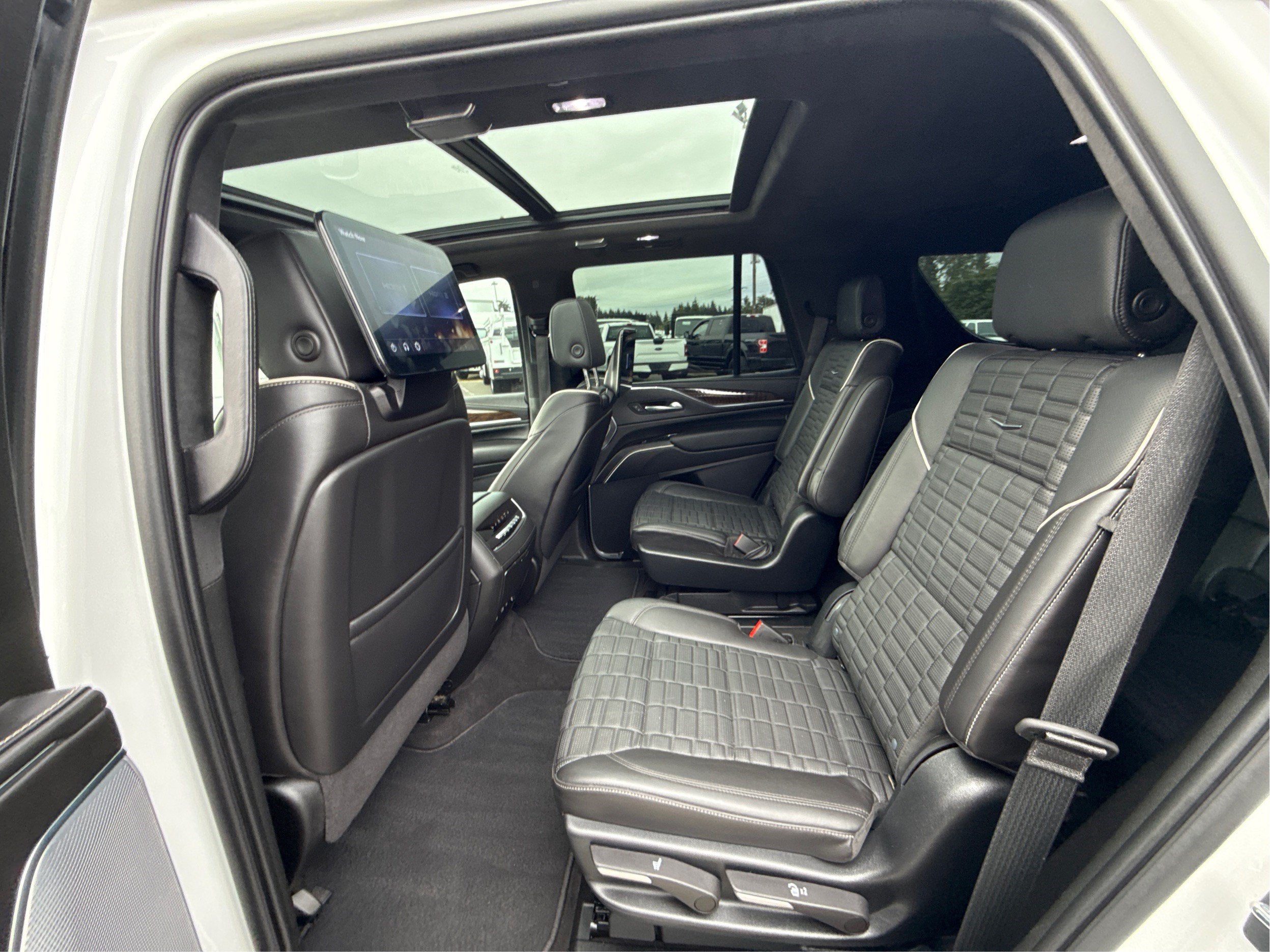 2023 Cadillac Escalade 4WD Sport Platinum