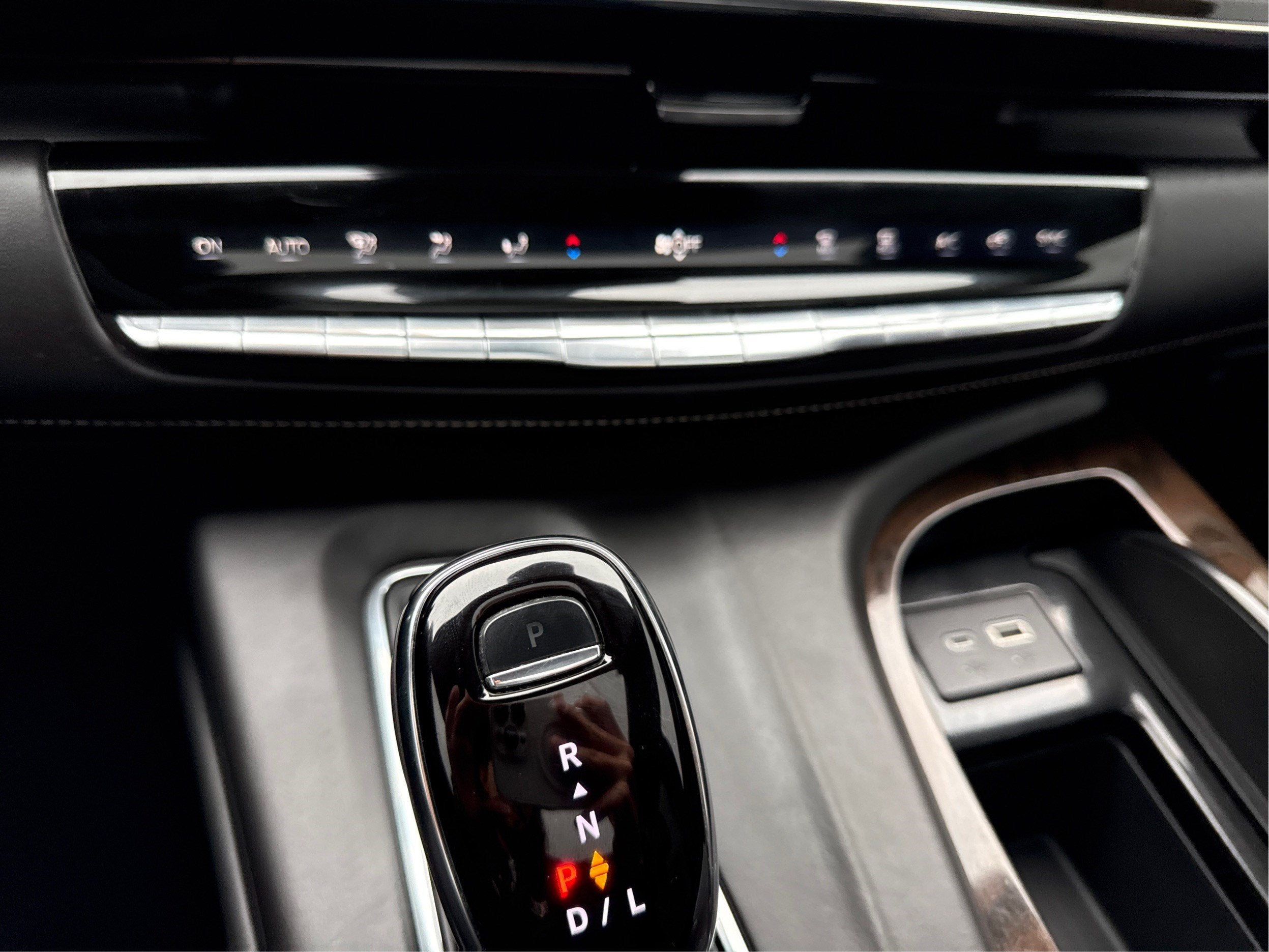 2023 Cadillac Escalade 4WD Sport Platinum