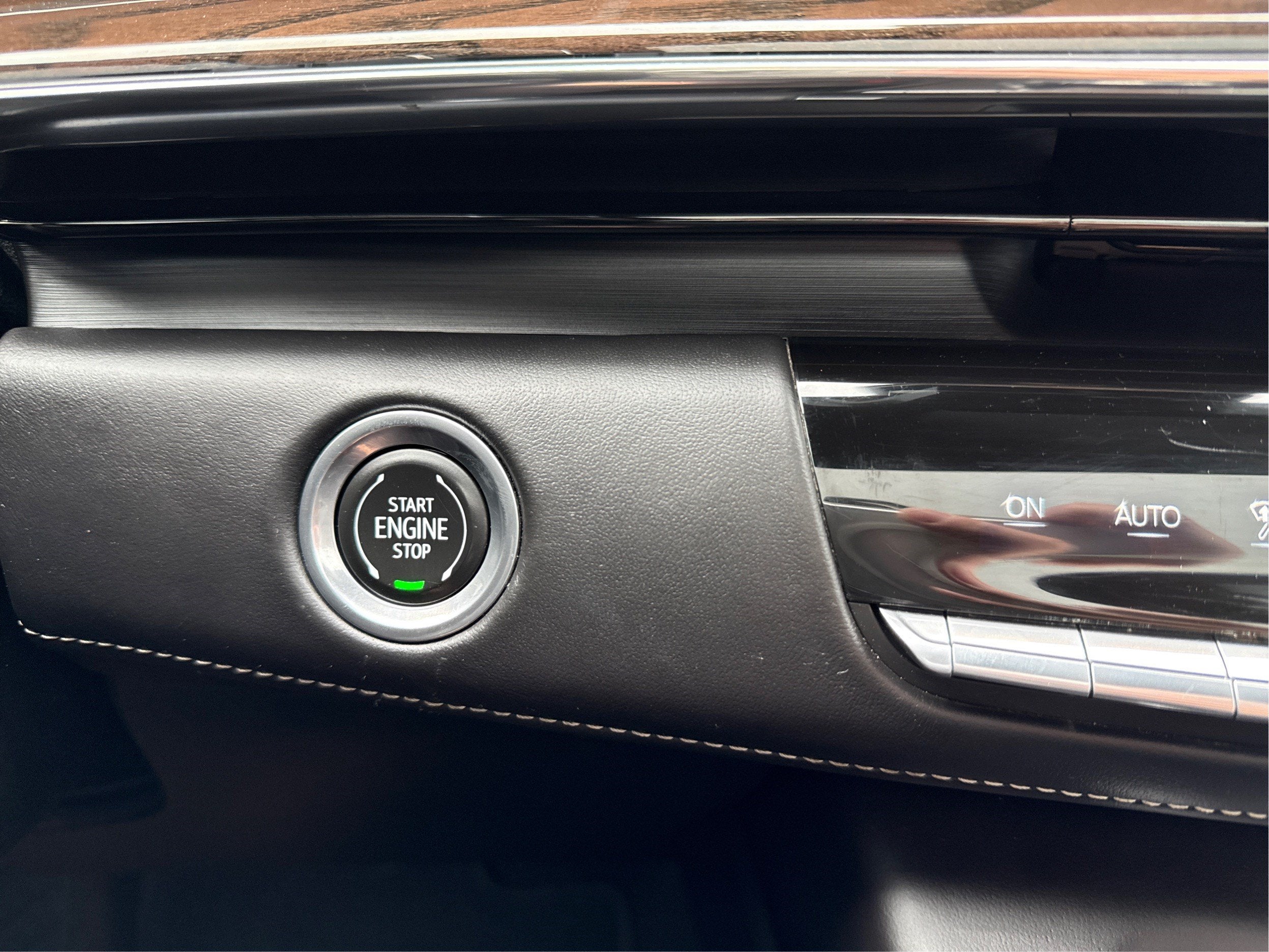 2023 Cadillac Escalade 4WD Sport Platinum