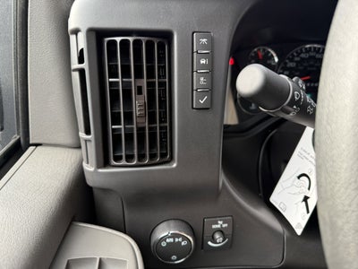 2025 Chevrolet Express Cutaway 3500 1WT