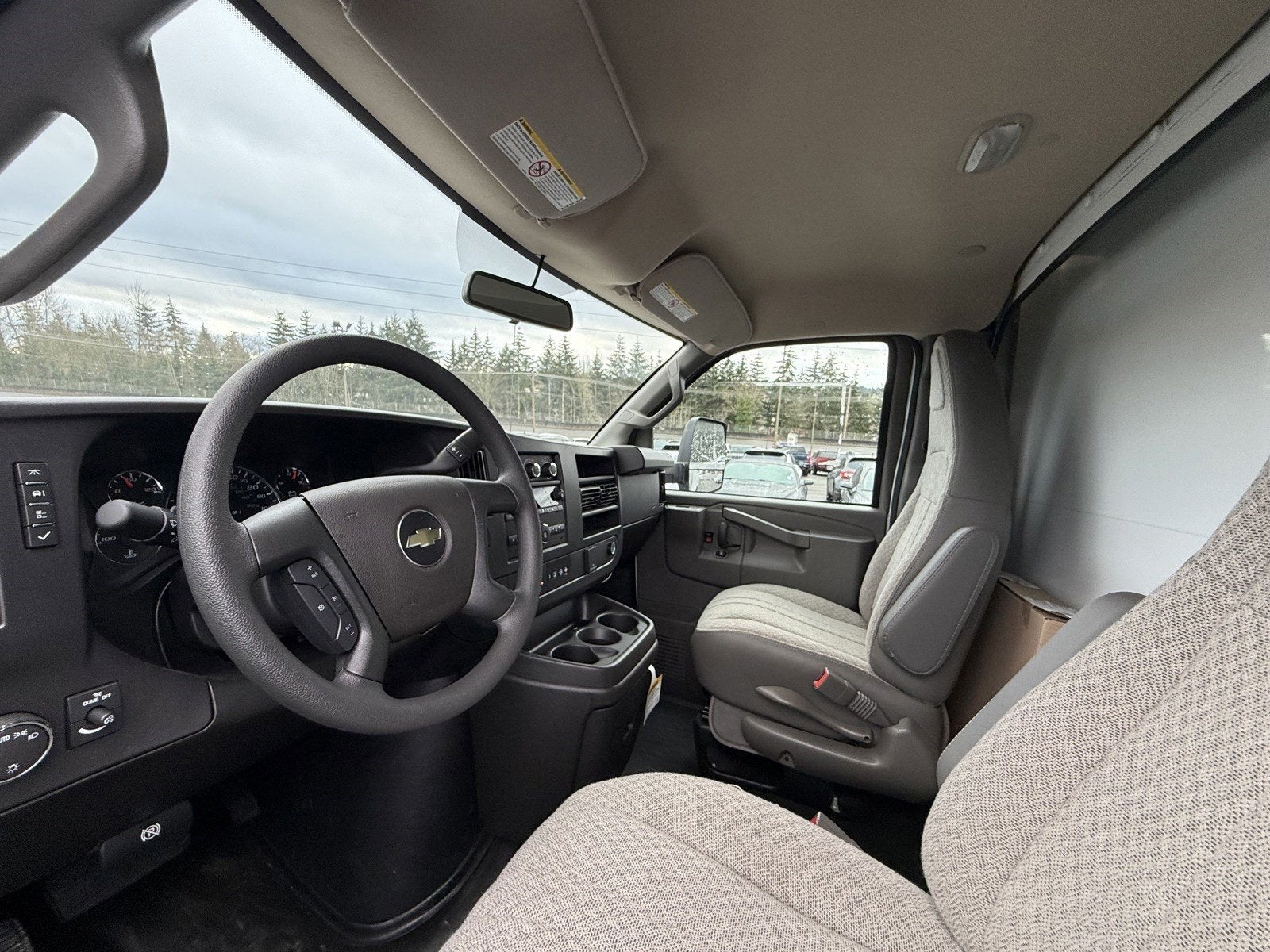 2024 Chevrolet Express Cutaway 3500 1WT